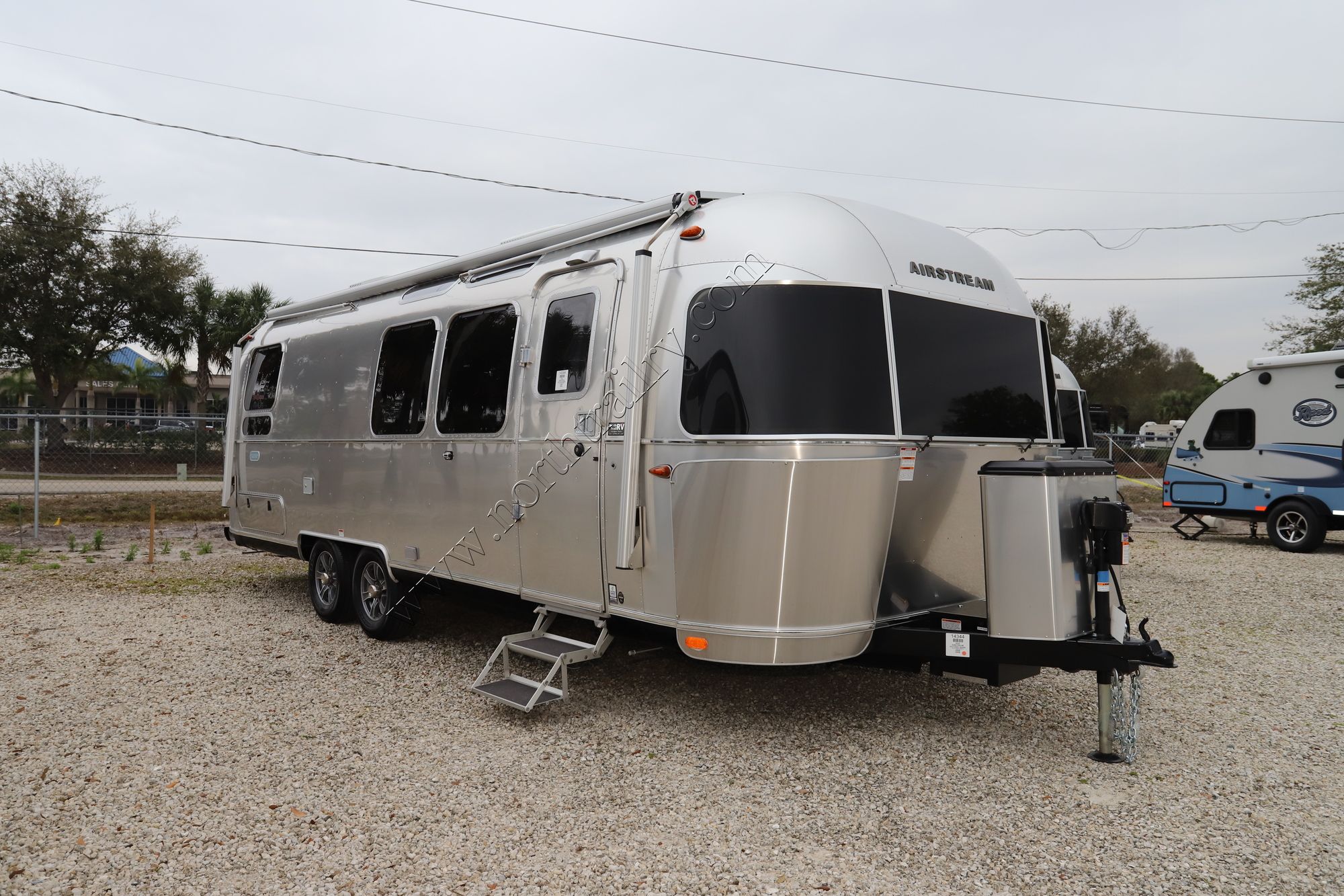 New 2022 Airstream Pottery Barn 28RB Travel Trailer  For Sale