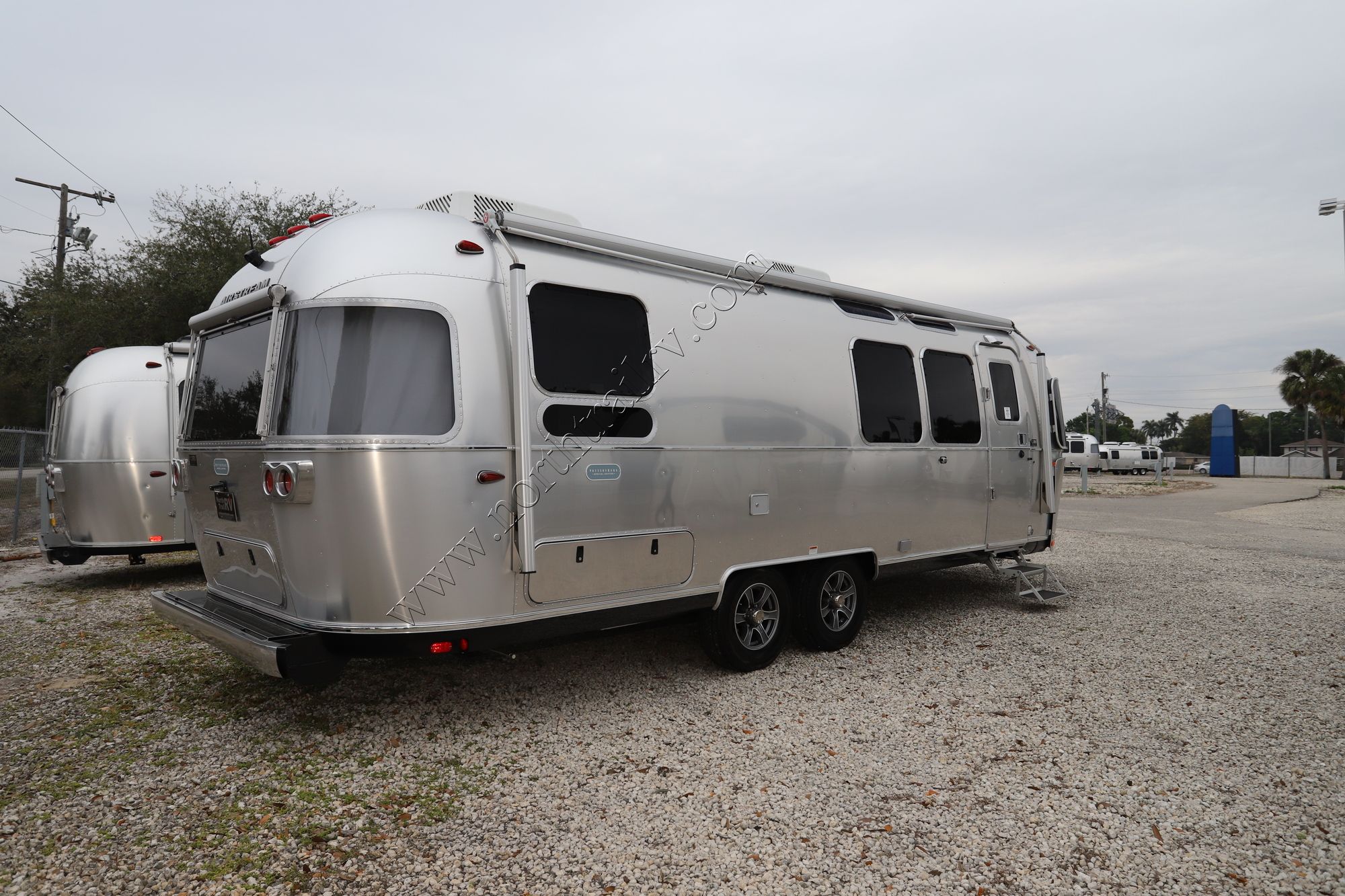 New 2022 Airstream Pottery Barn 28RB Travel Trailer  For Sale