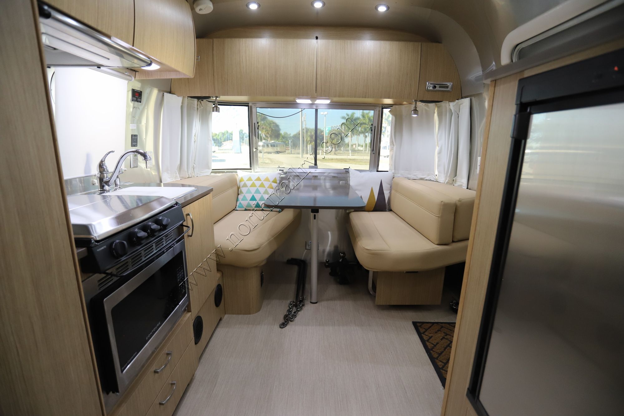 Used 2019 Airstream Flying Cloud 19CB Travel Trailer  For Sale