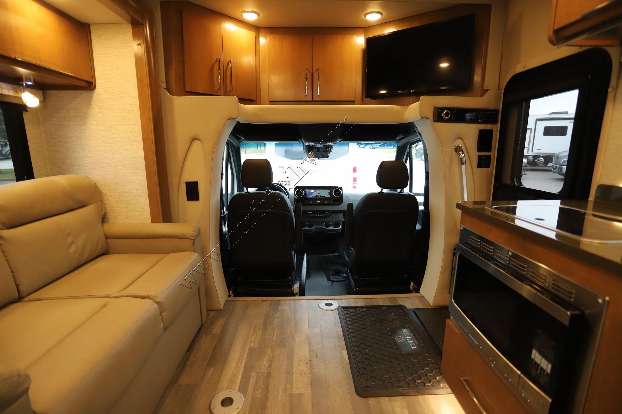 Used 2020 Tiffin Motor Homes Wayfarer 24TW Class C  For Sale