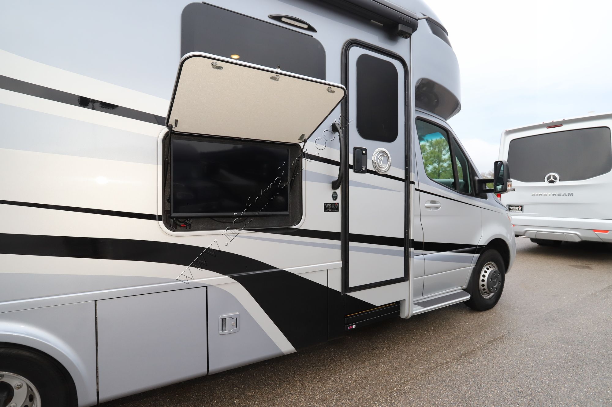 Used 2020 Tiffin Motor Homes Wayfarer 24TW Class C  For Sale