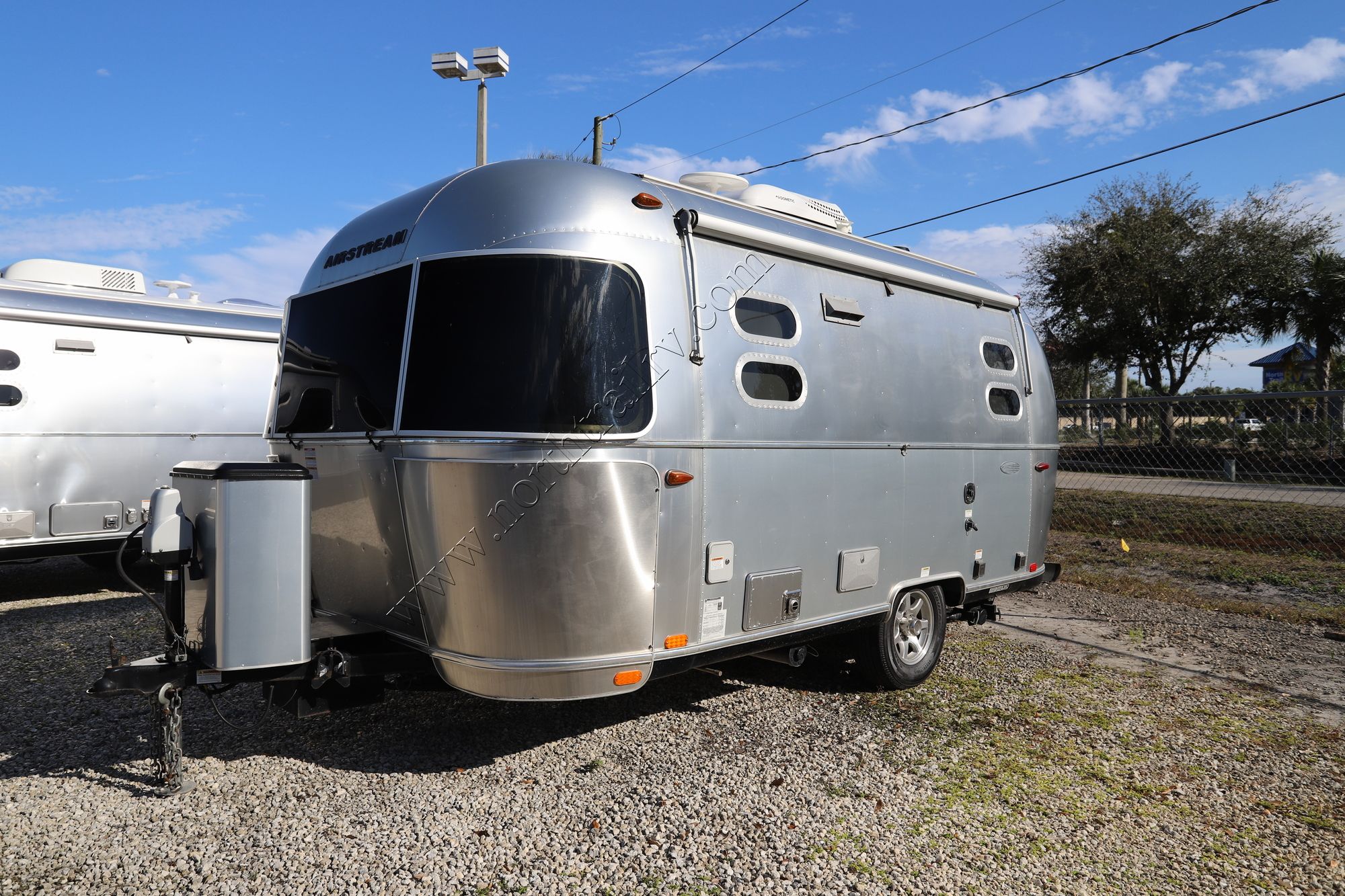 Used 2019 Airstream Flying Cloud 19CB Travel Trailer  For Sale