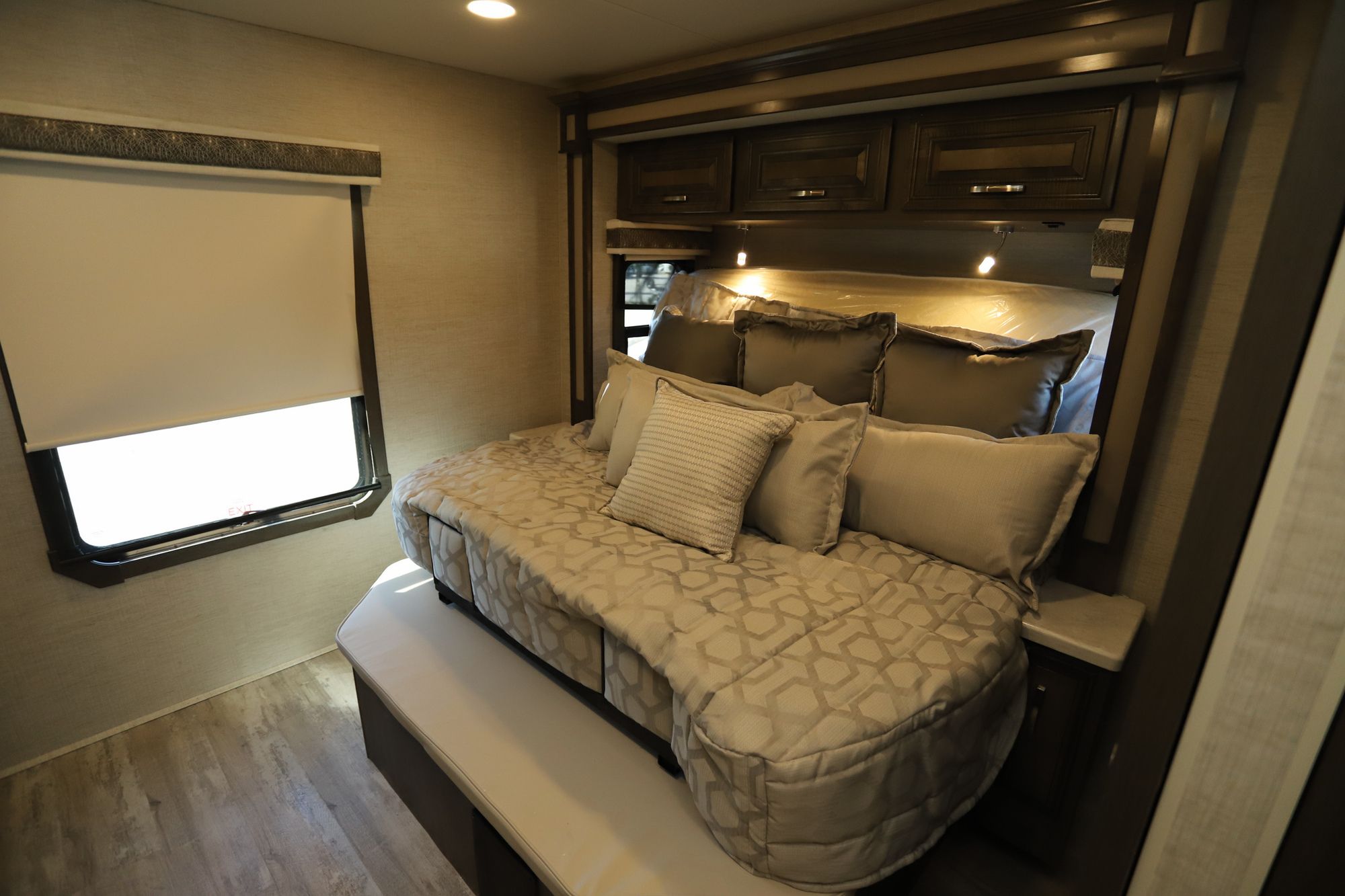 New 2022 Jayco Seneca 37L Super C  For Sale