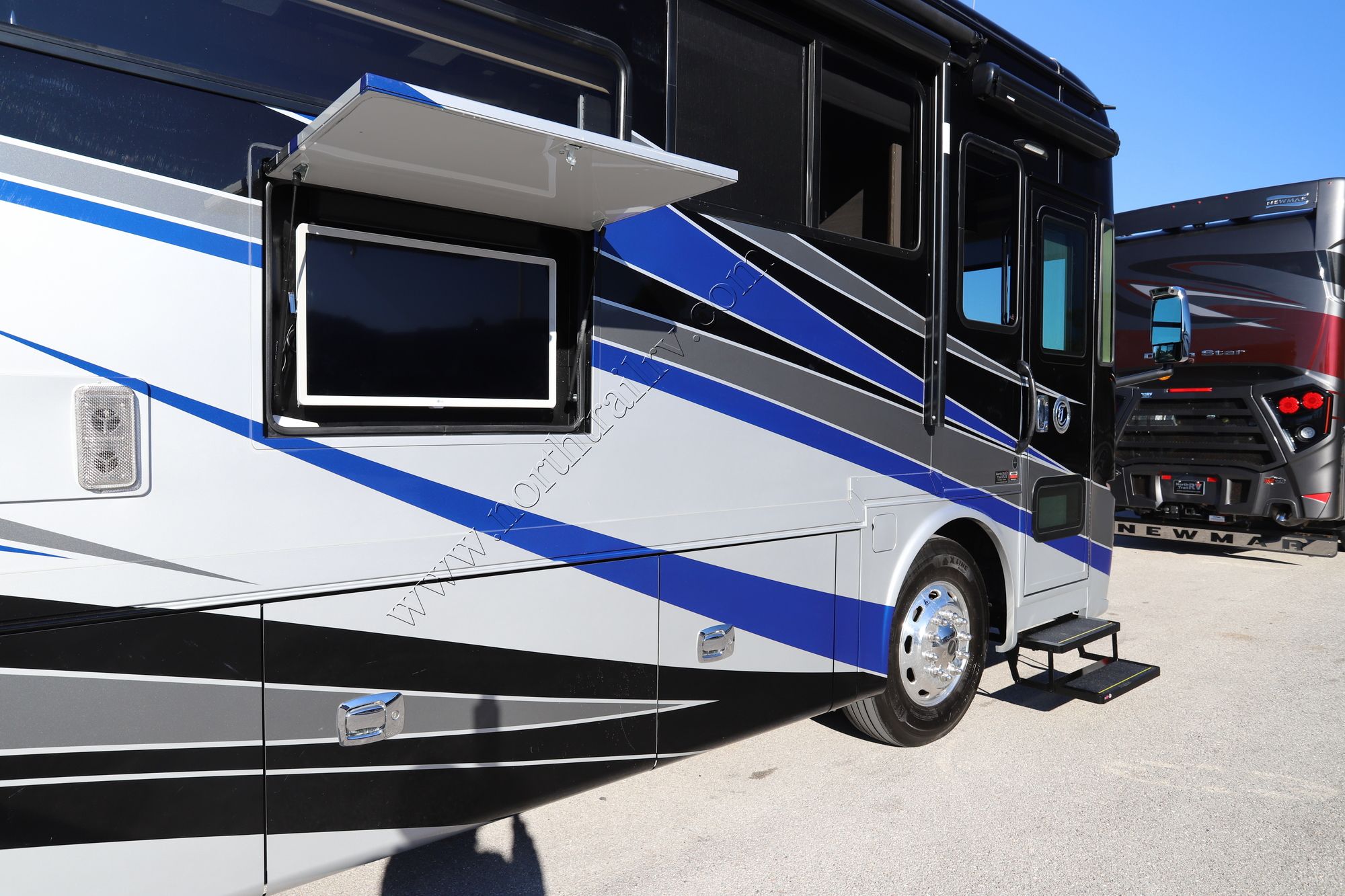 Used 2020 Tiffin Motor Homes Allegro Red 37BA Class A  For Sale