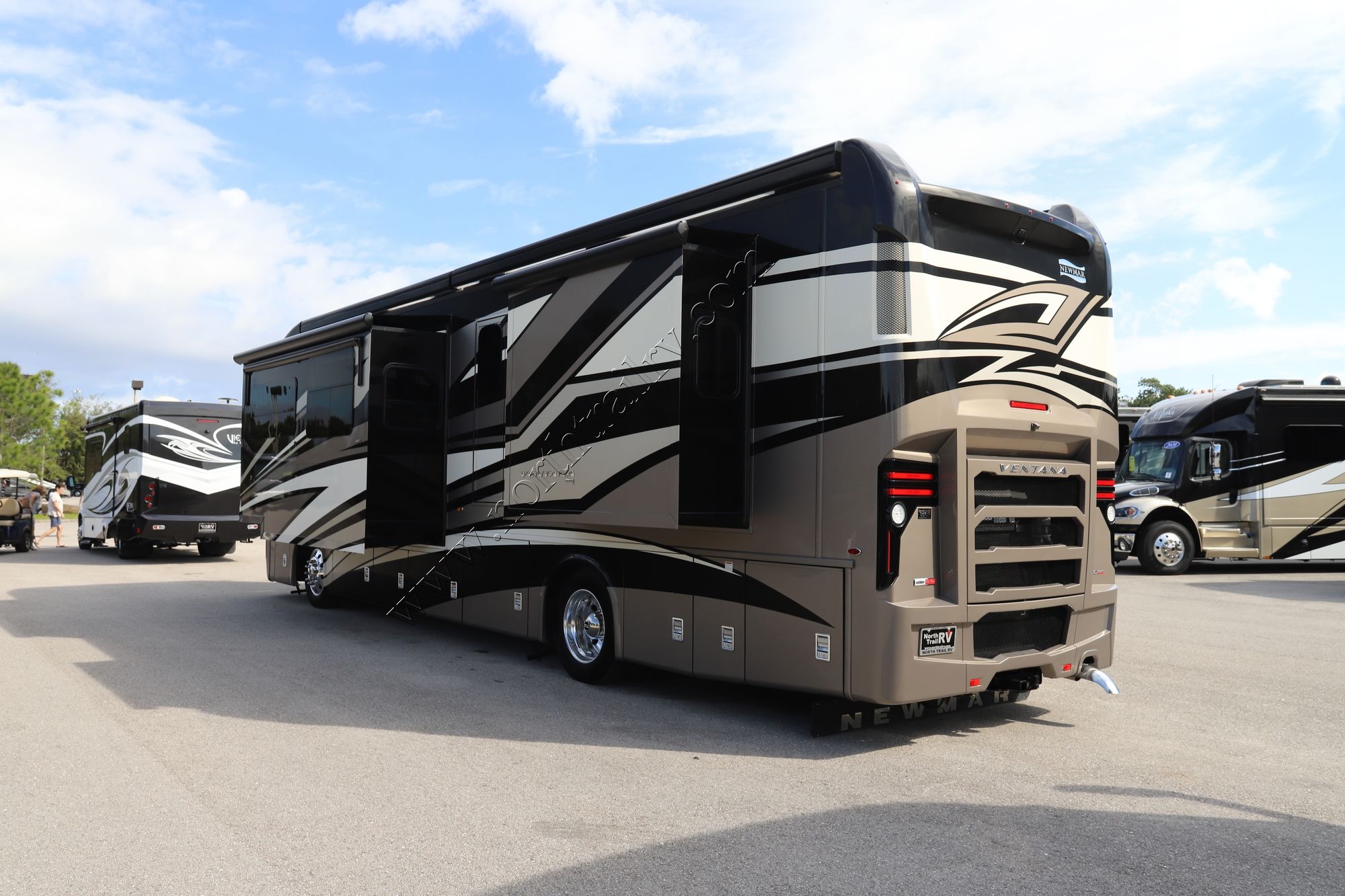 Used 2020 Newmar Ventana 3717 Class A  For Sale