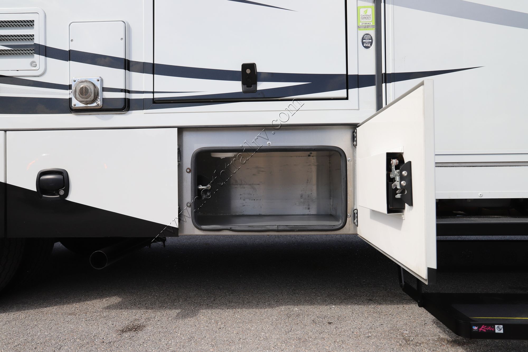 Used 2018 Renegade Rv Vienna 25VUCB Class C  For Sale