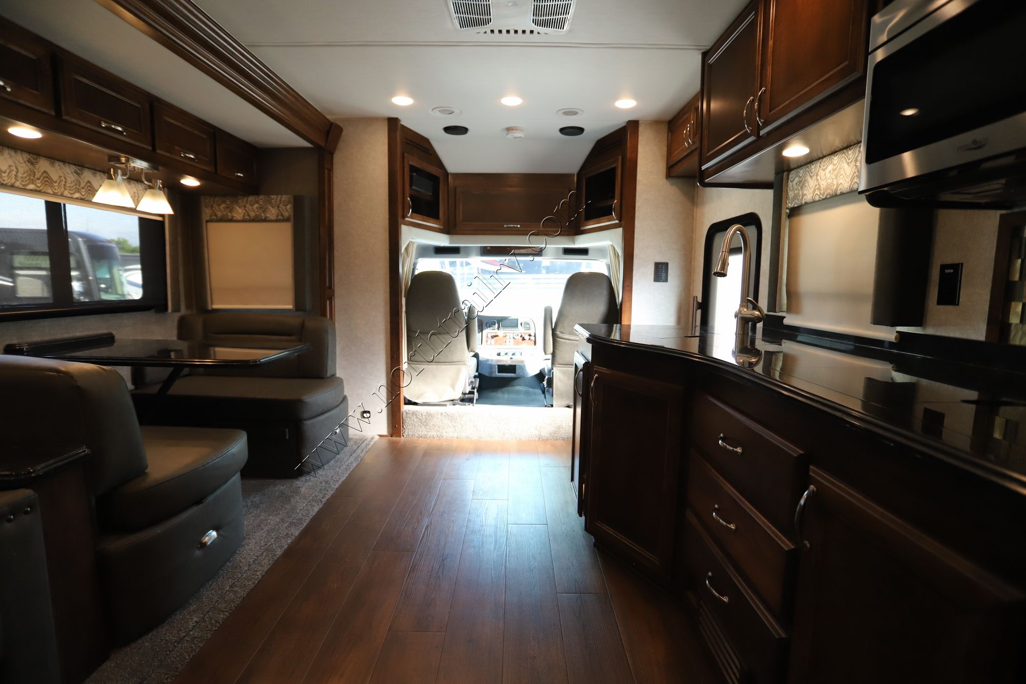 Used 2020 Renegade Rv Verona 40VRB Super C  For Sale