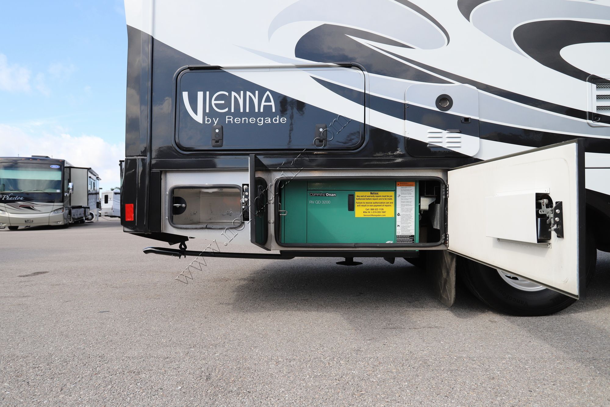 Used 2018 Renegade Rv Vienna 25VUCB Class C  For Sale