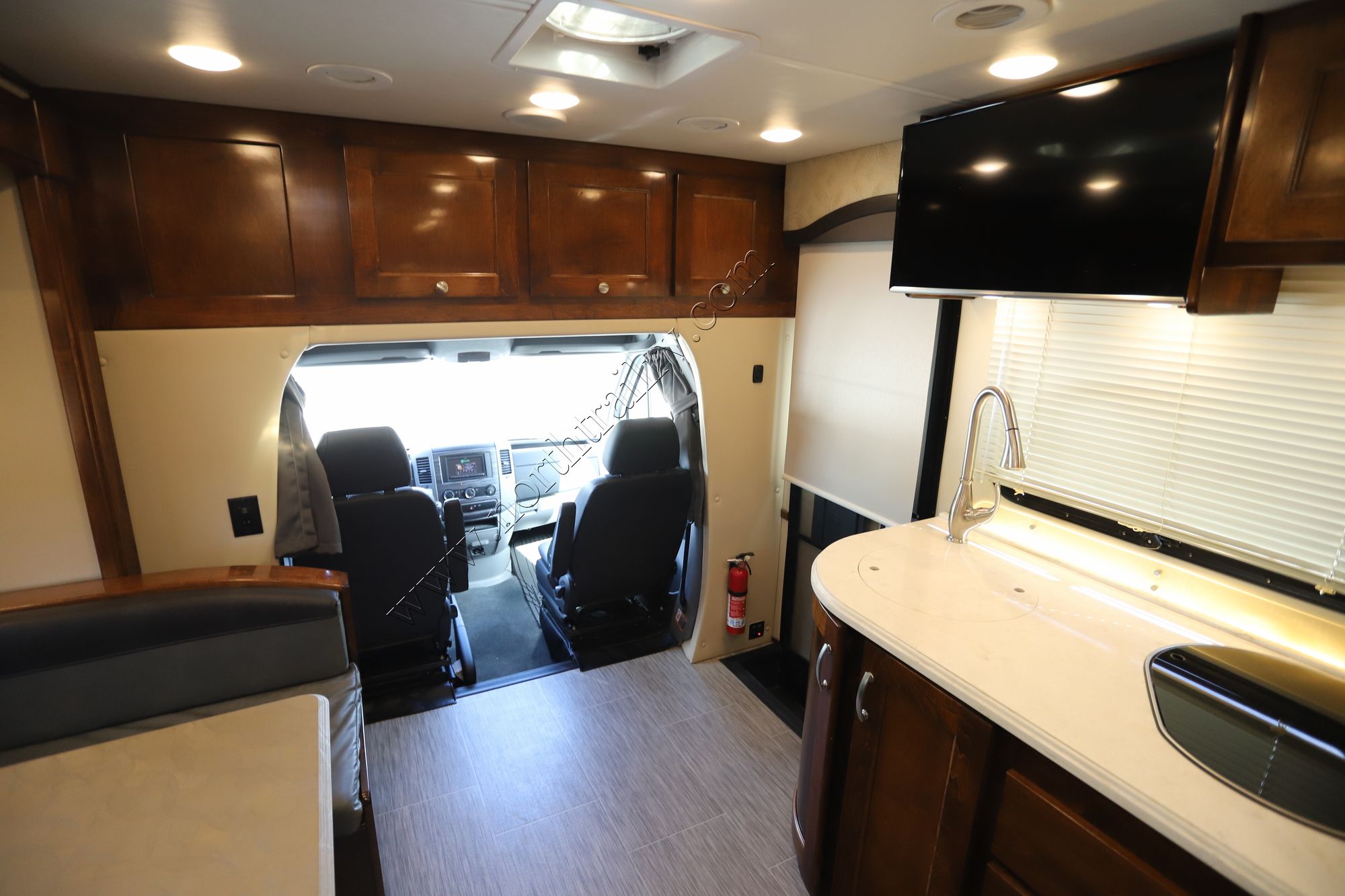 Used 2018 Renegade Rv Vienna 25VUCB Class C  For Sale