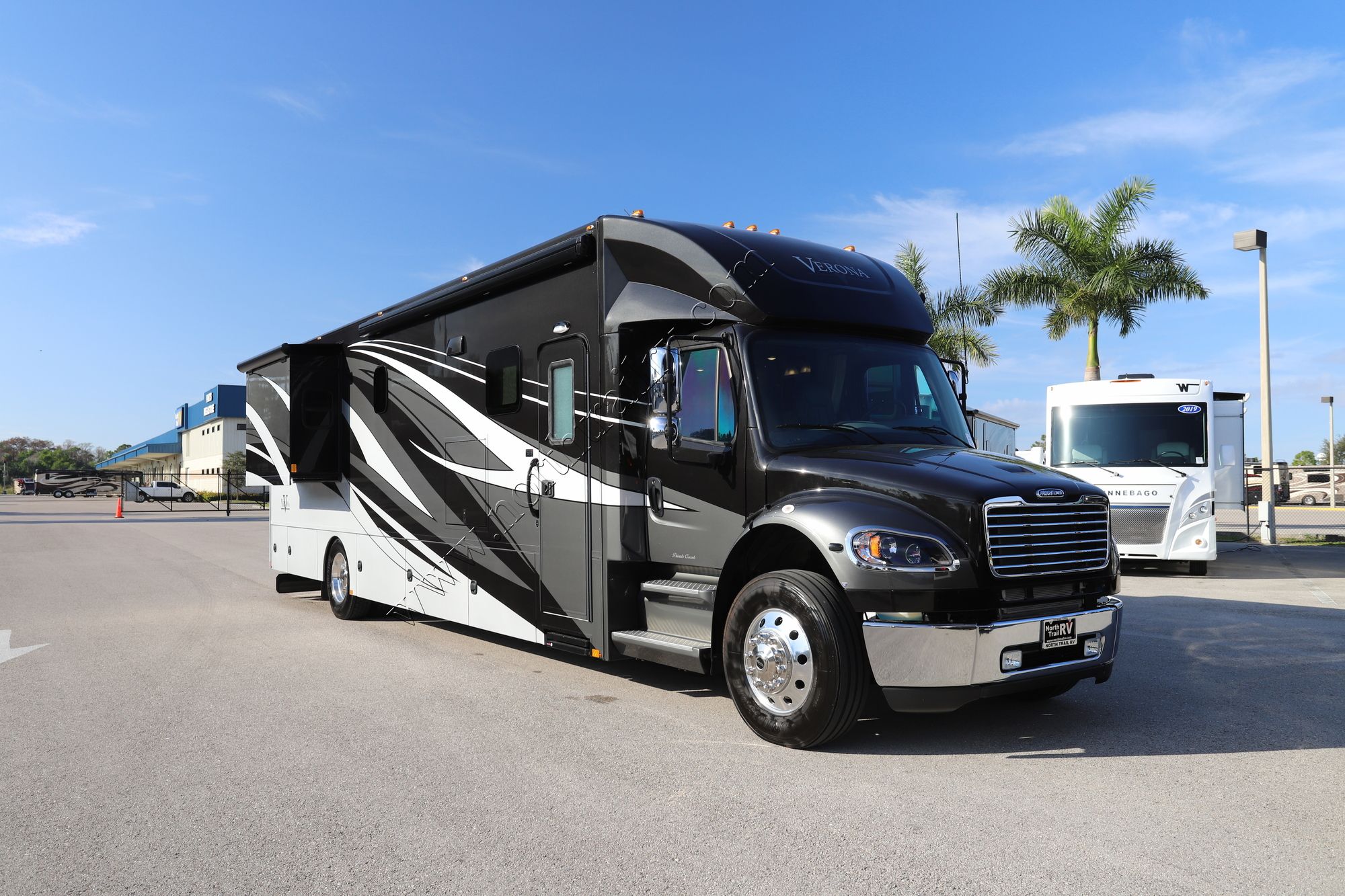 Used 2020 Renegade Rv Verona 40VRB Super C  For Sale