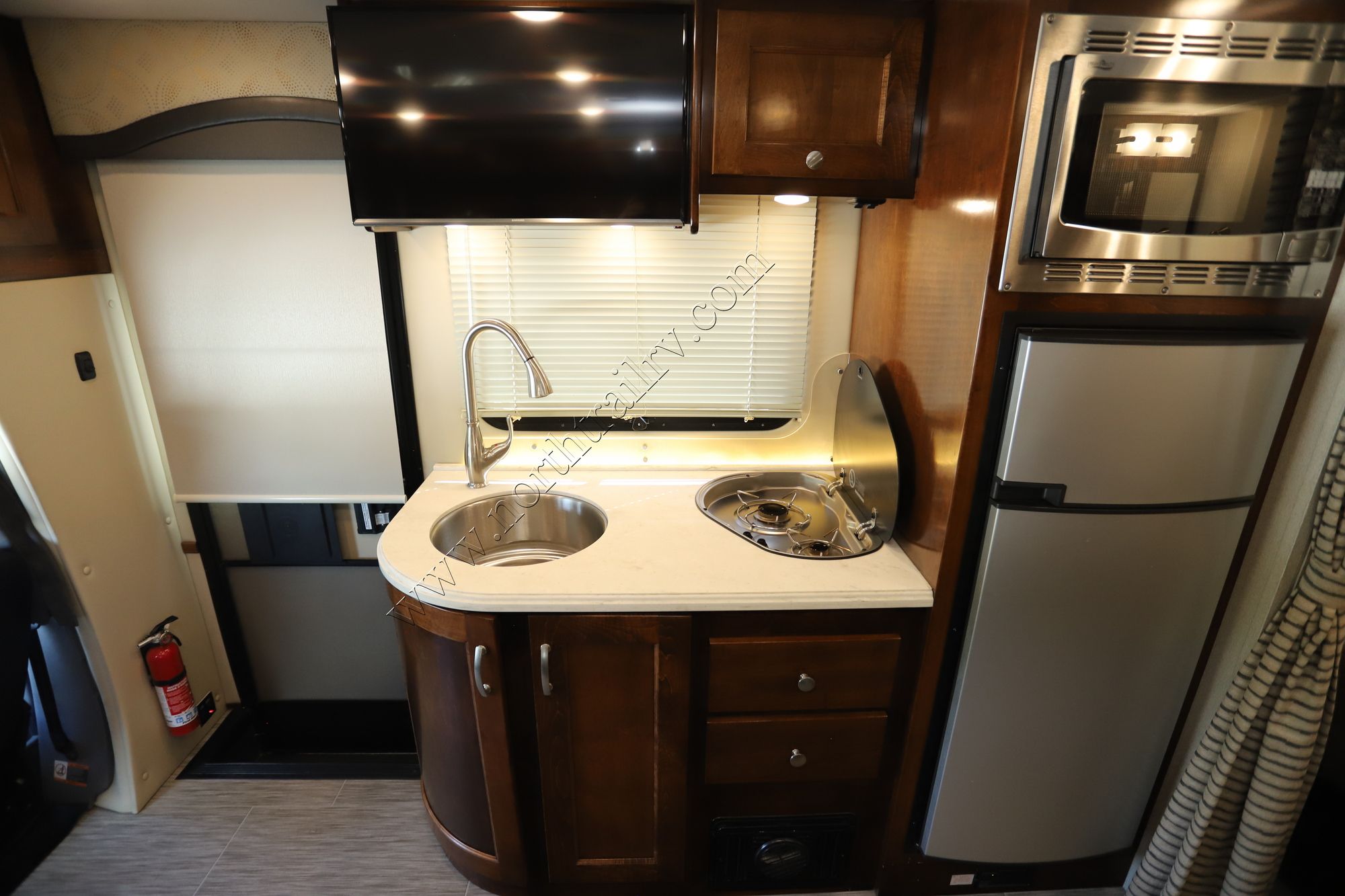 Used 2018 Renegade Rv Vienna 25VUCB Class C  For Sale