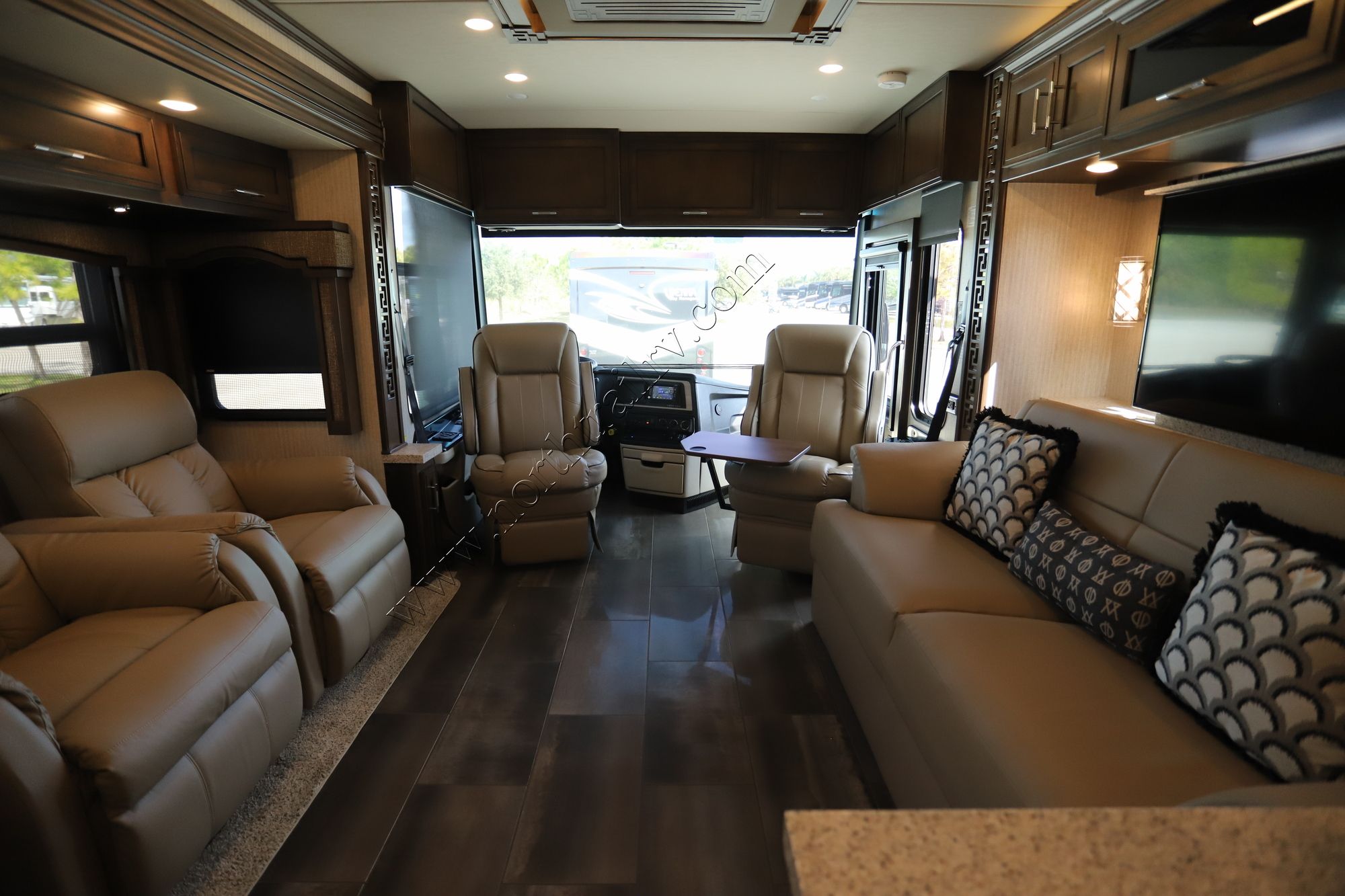 Used 2020 Newmar Ventana 3717 Class A  For Sale