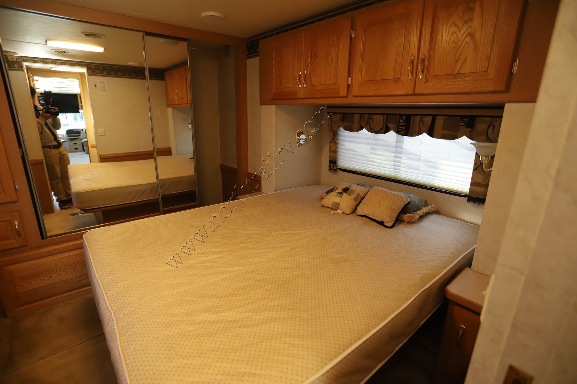 Used 2002 Newmar Dutch Star 4097 Class A  For Sale