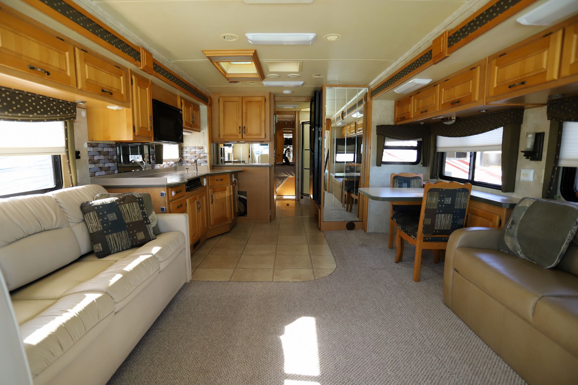 Used 2006 Monaco Knight 40PDQ Class A  For Sale