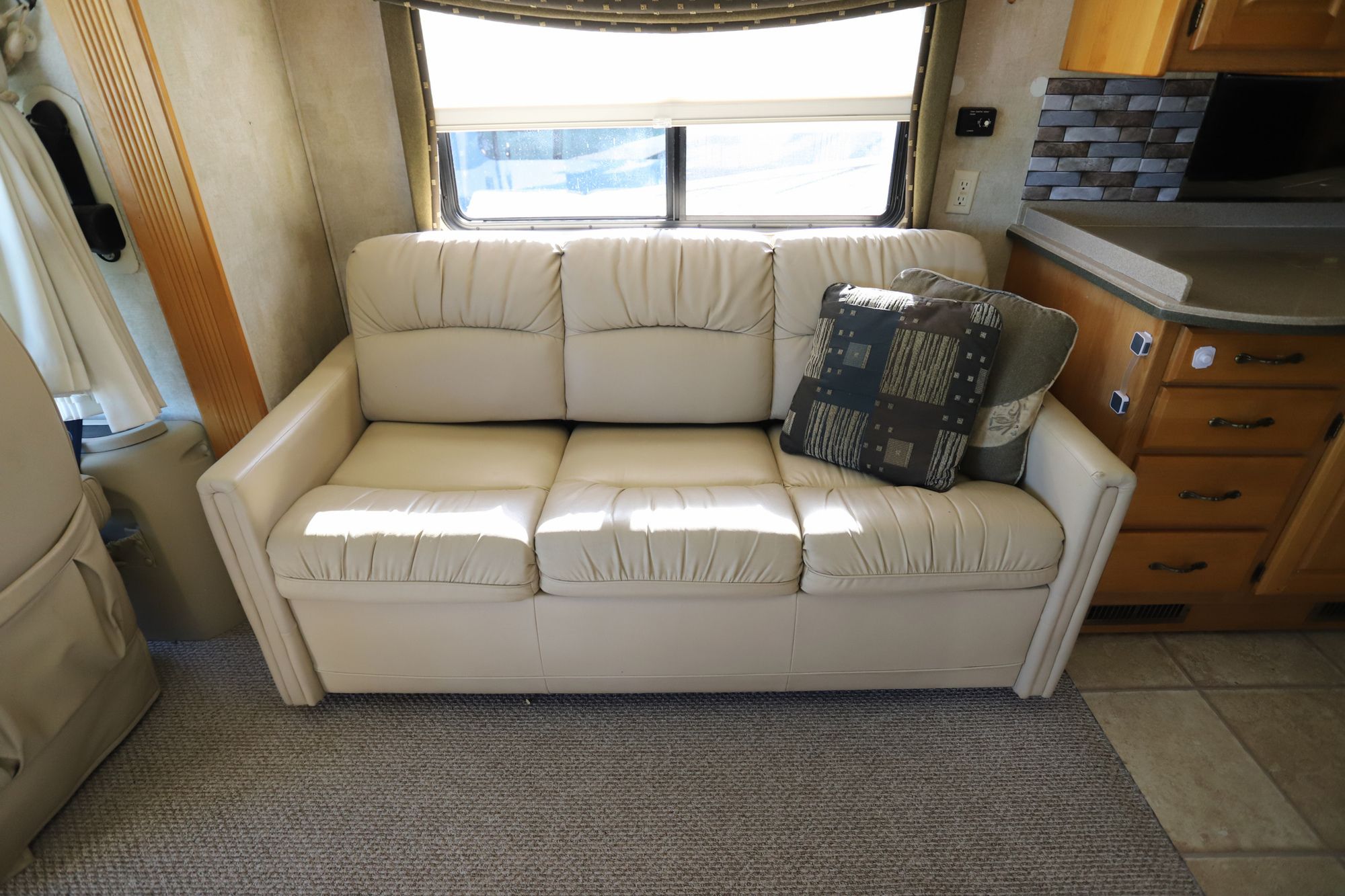 Used 2006 Monaco Knight 40PDQ Class A  For Sale