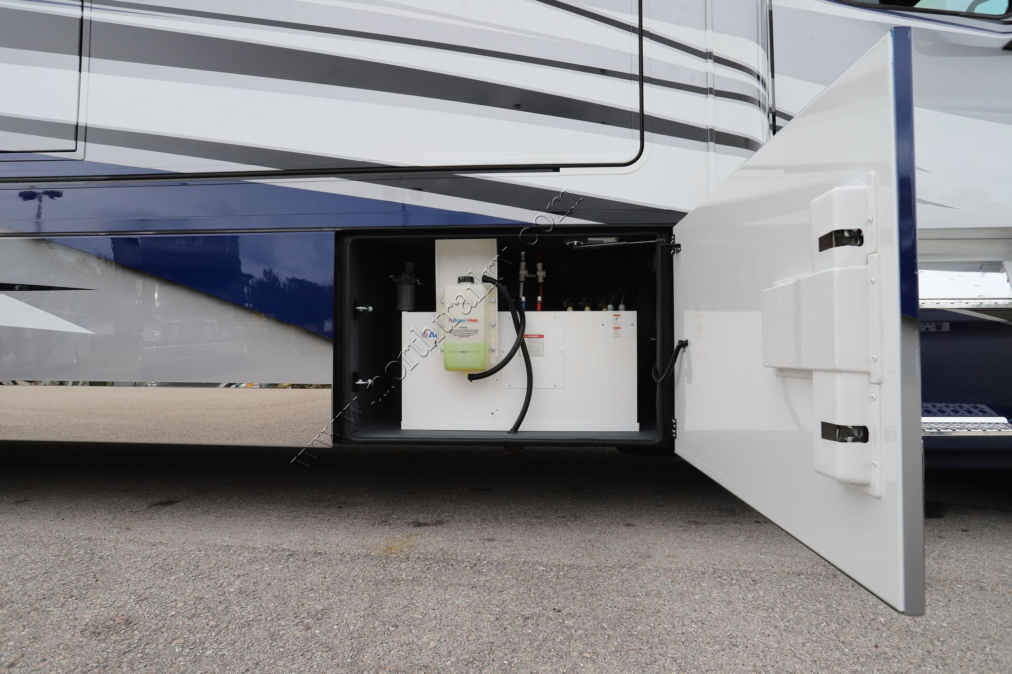 New 2022 Renegade Rv Ikon i4534RX Super C  For Sale