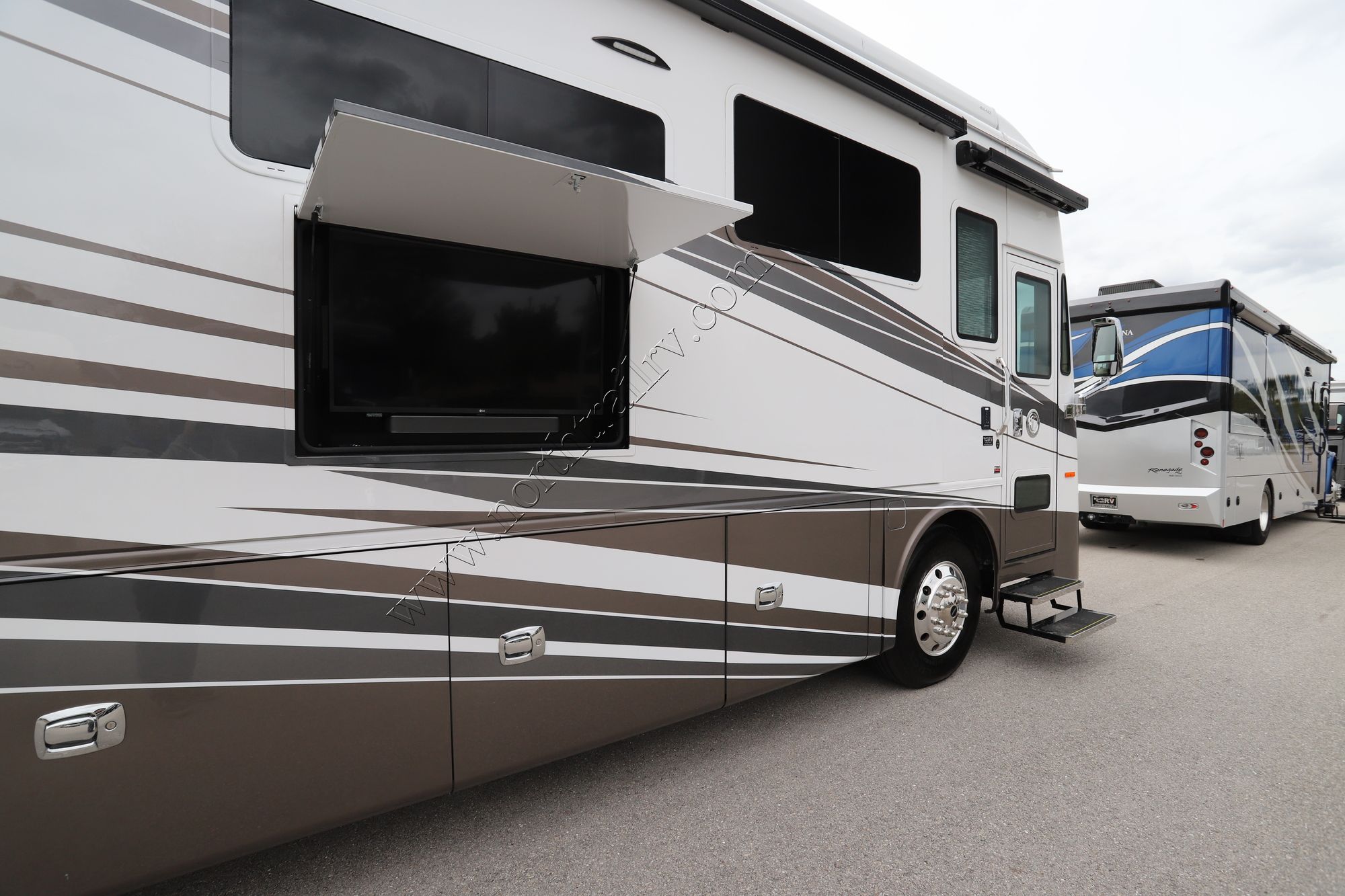 Used 2021 Tiffin Motor Homes Phaeton 40IH Class A  For Sale