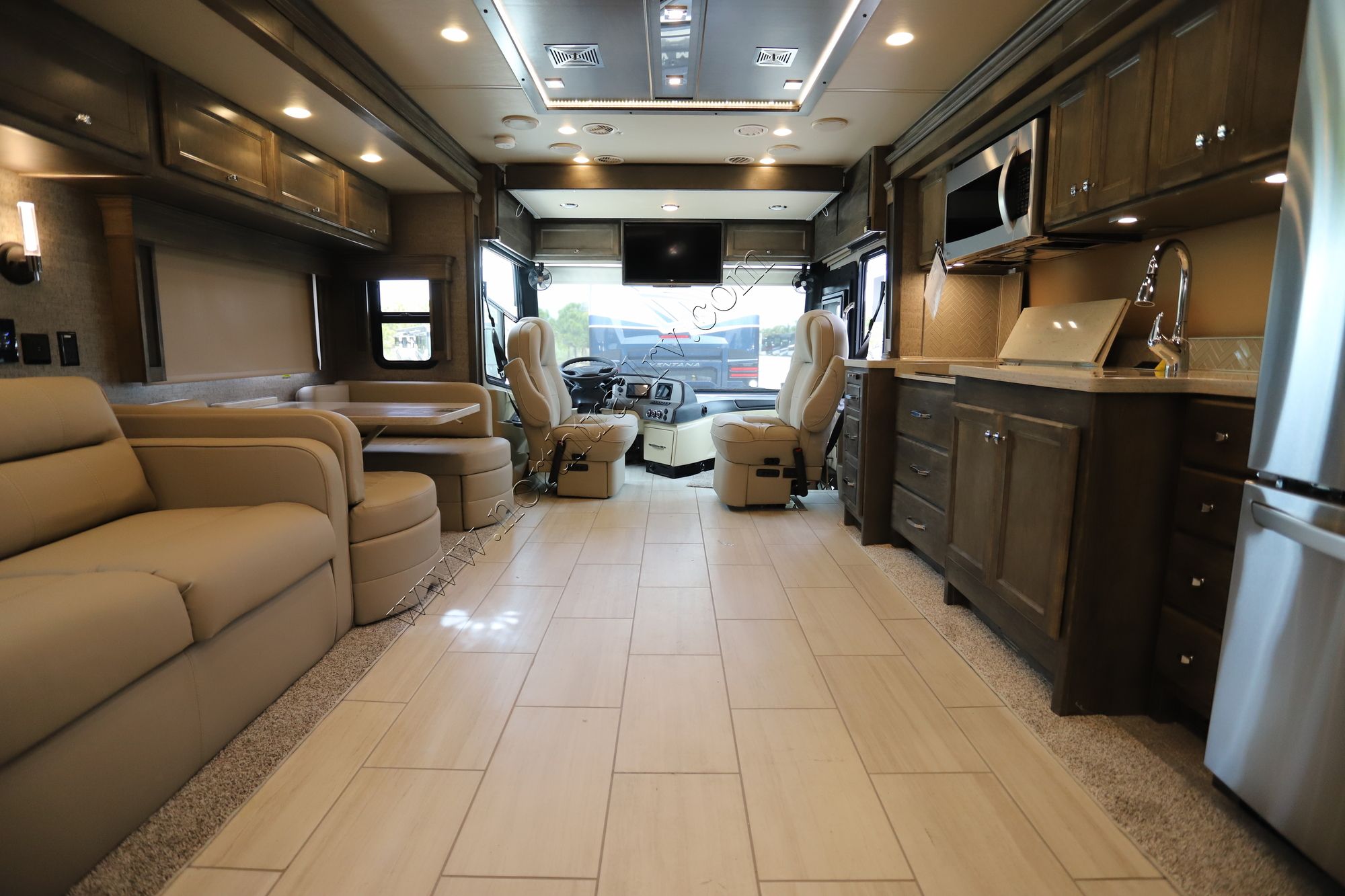 New 2022 Tiffin Motor Homes Allegro Red 38KA Class A  For Sale