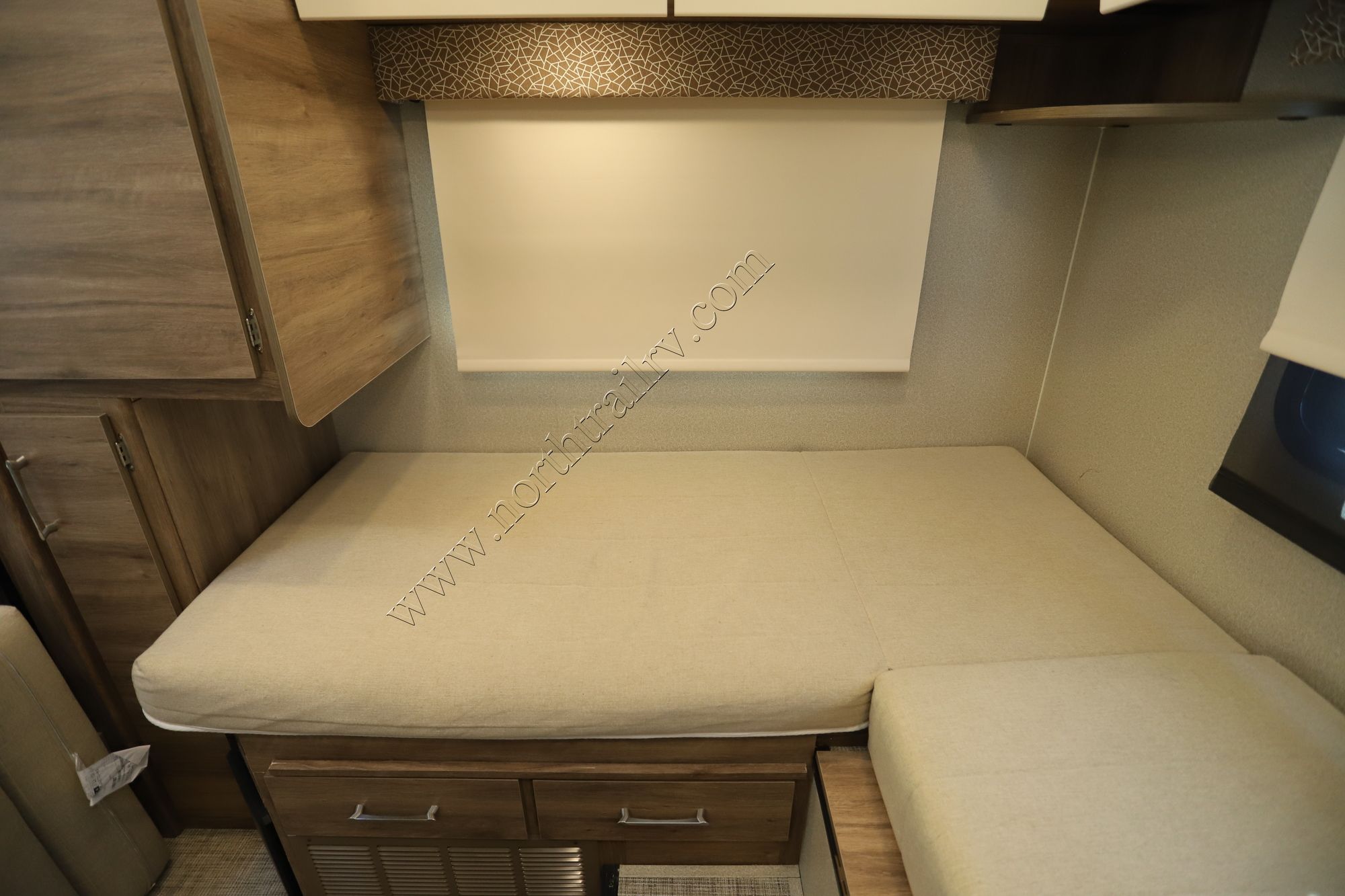 Used 2020 Jayco Melbourne Prestige 24TP Class C  For Sale