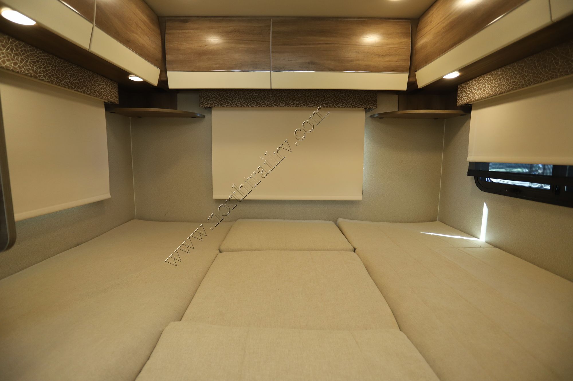 Used 2020 Jayco Melbourne Prestige 24TP Class C  For Sale