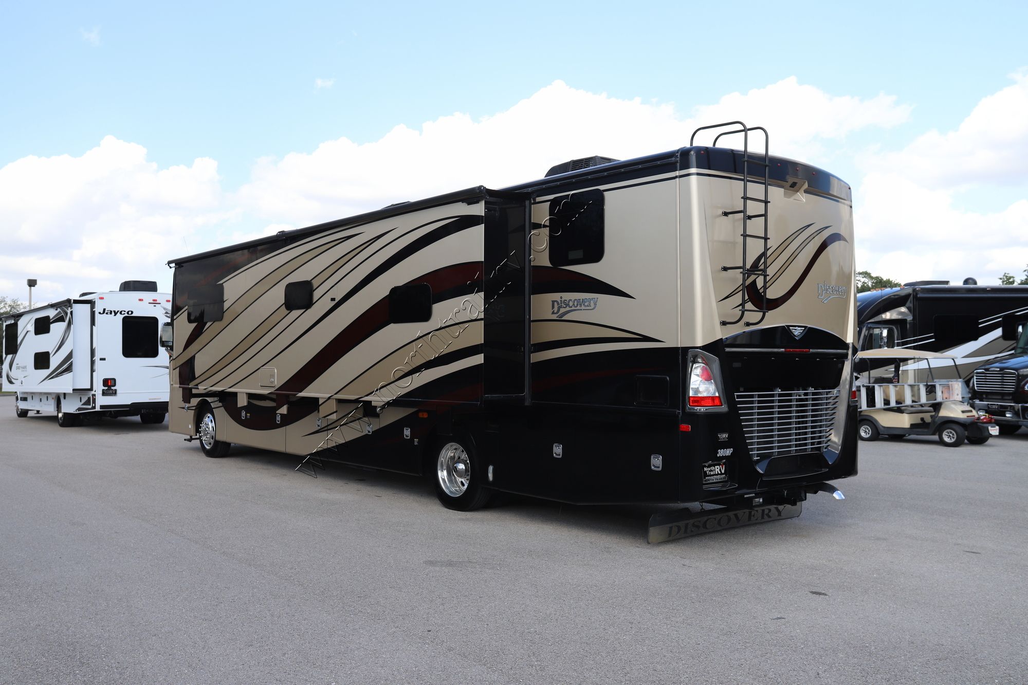 Used 2015 Fleetwood Discovery 40E Class A  For Sale