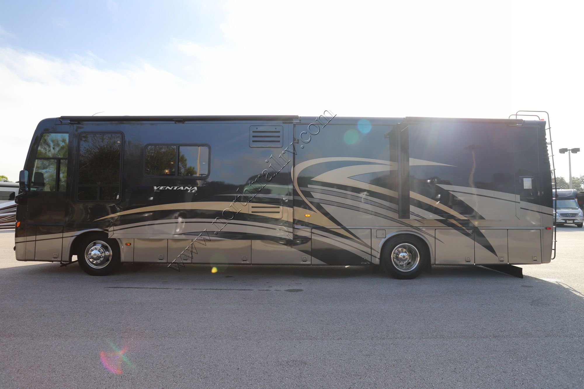 Used 2014 Newmar Ventana Le 3849 Class A  For Sale