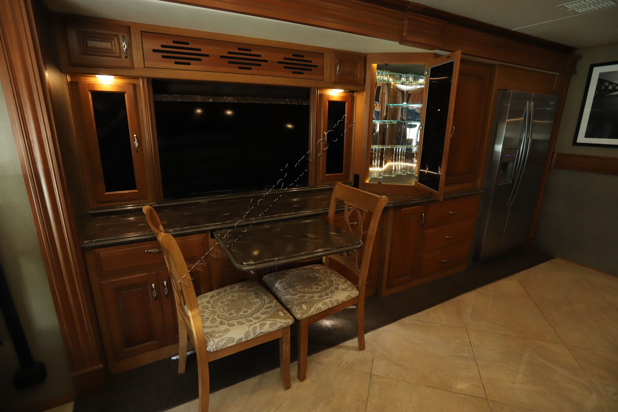 Used 2015 Fleetwood Discovery 40E Class A  For Sale