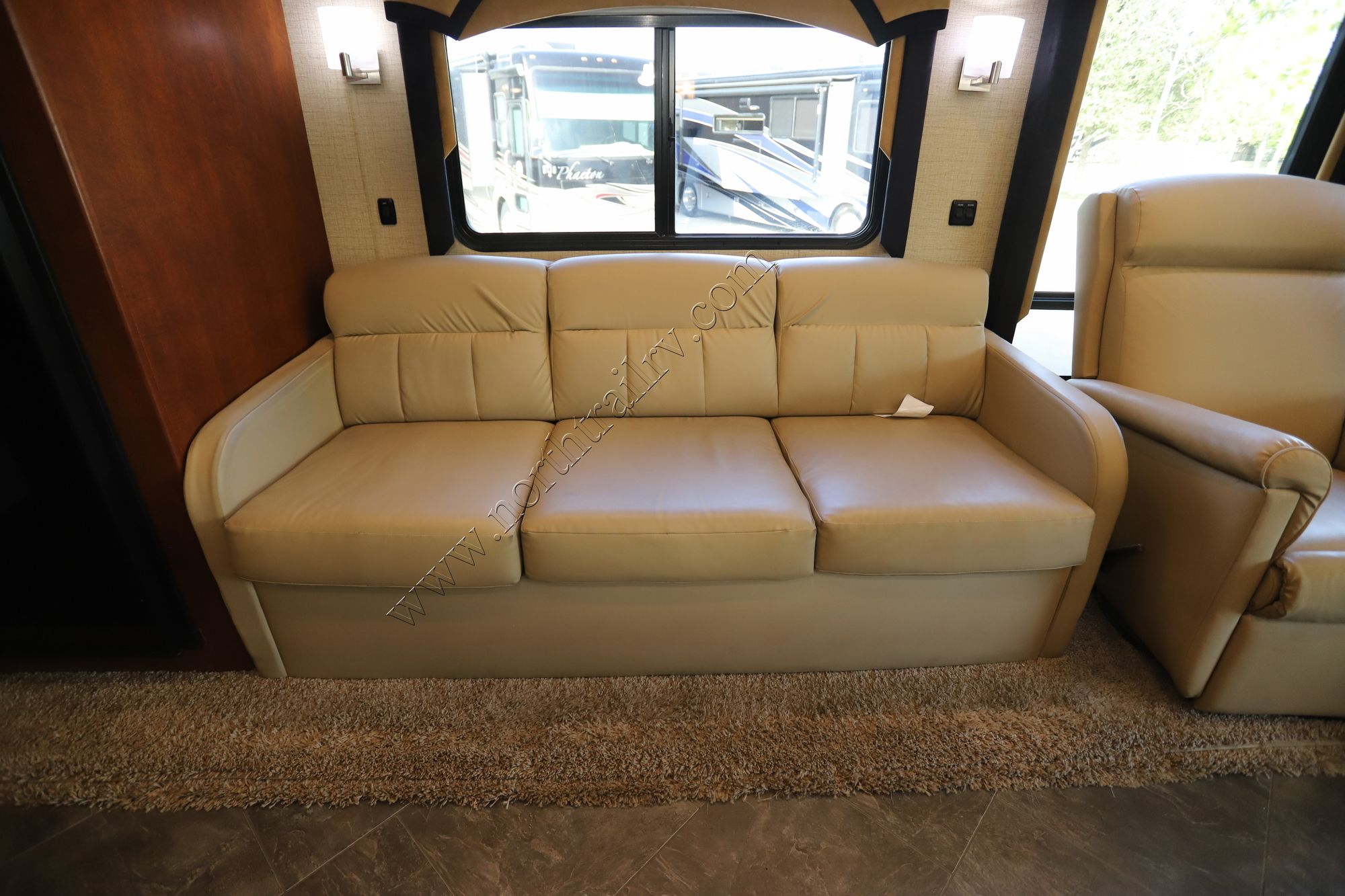 Used 2014 Newmar Ventana Le 3849 Class A  For Sale