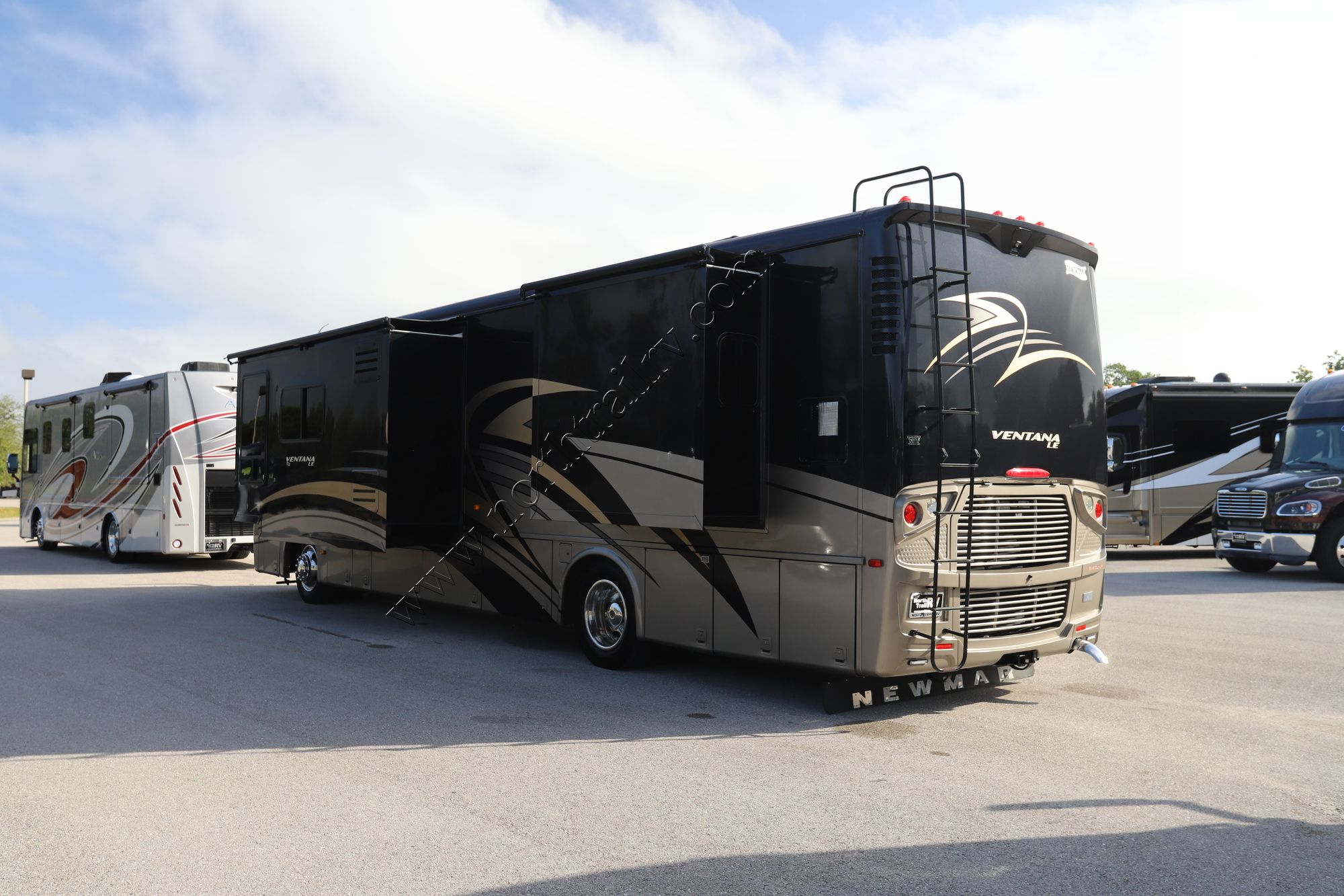 Used 2014 Newmar Ventana Le 3849 Class A  For Sale