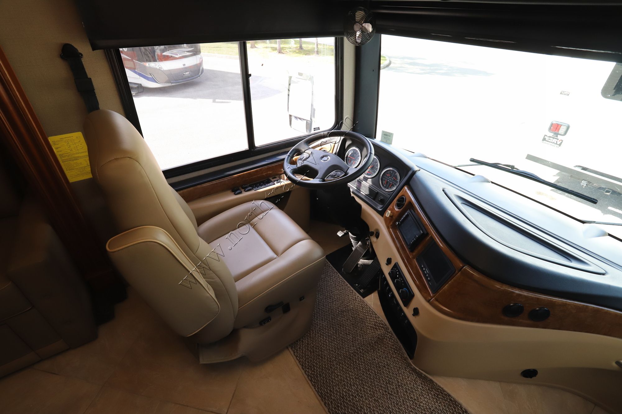 Used 2015 Fleetwood Discovery 40E Class A  For Sale