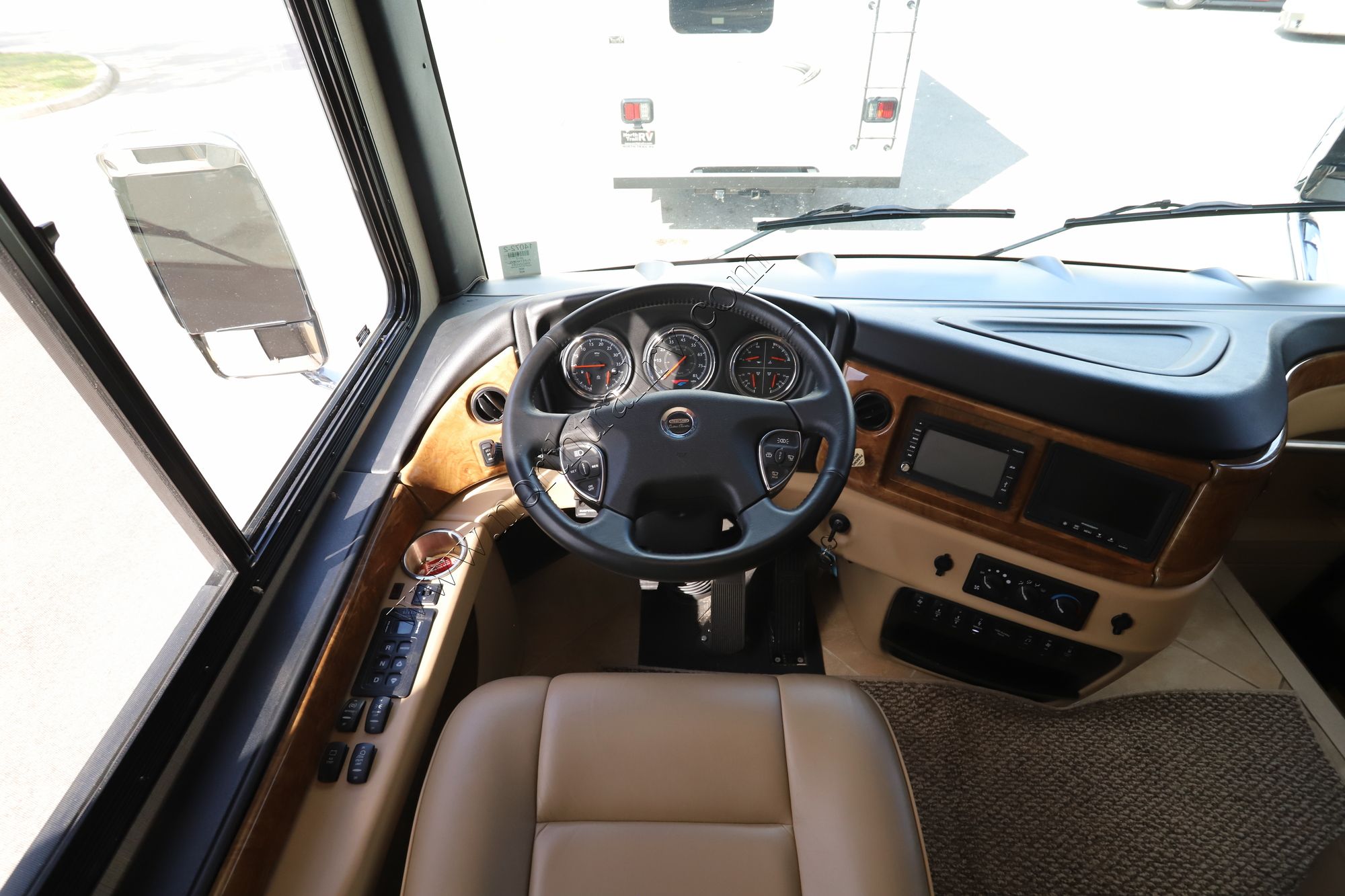 Used 2015 Fleetwood Discovery 40E Class A  For Sale