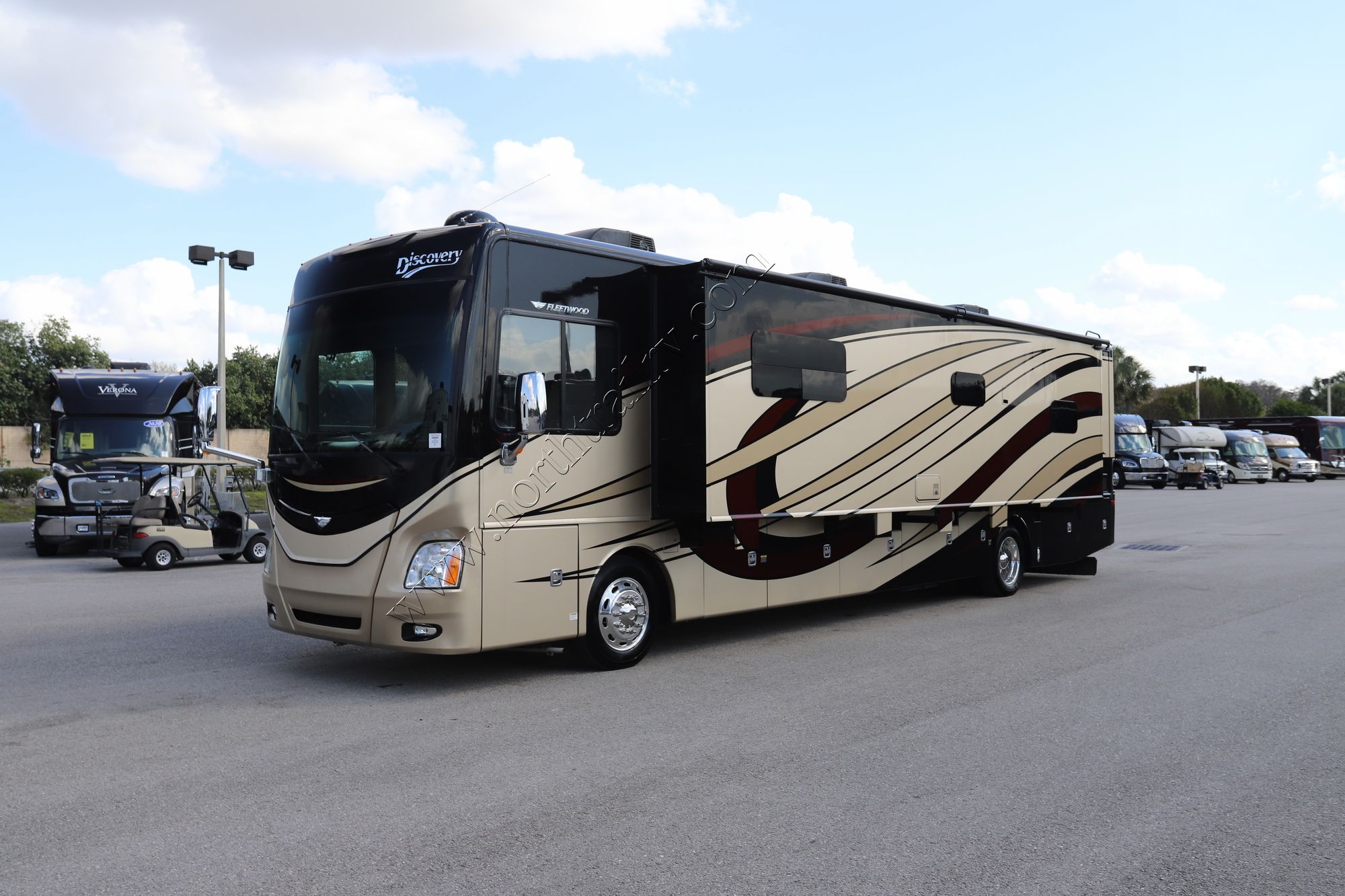 Used 2015 Fleetwood Discovery 40E Class A  For Sale