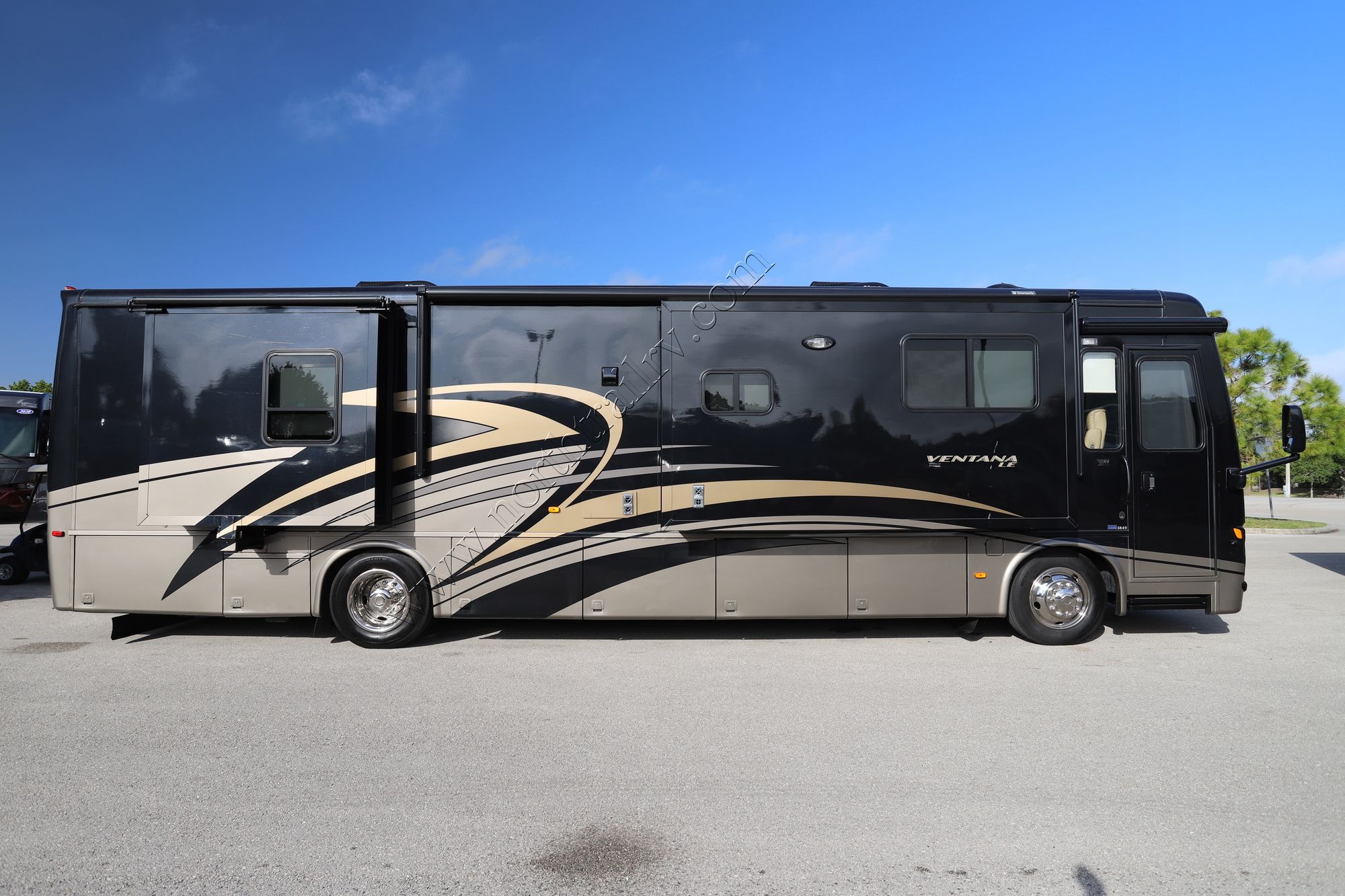 Used 2014 Newmar Ventana Le 3849 Class A  For Sale