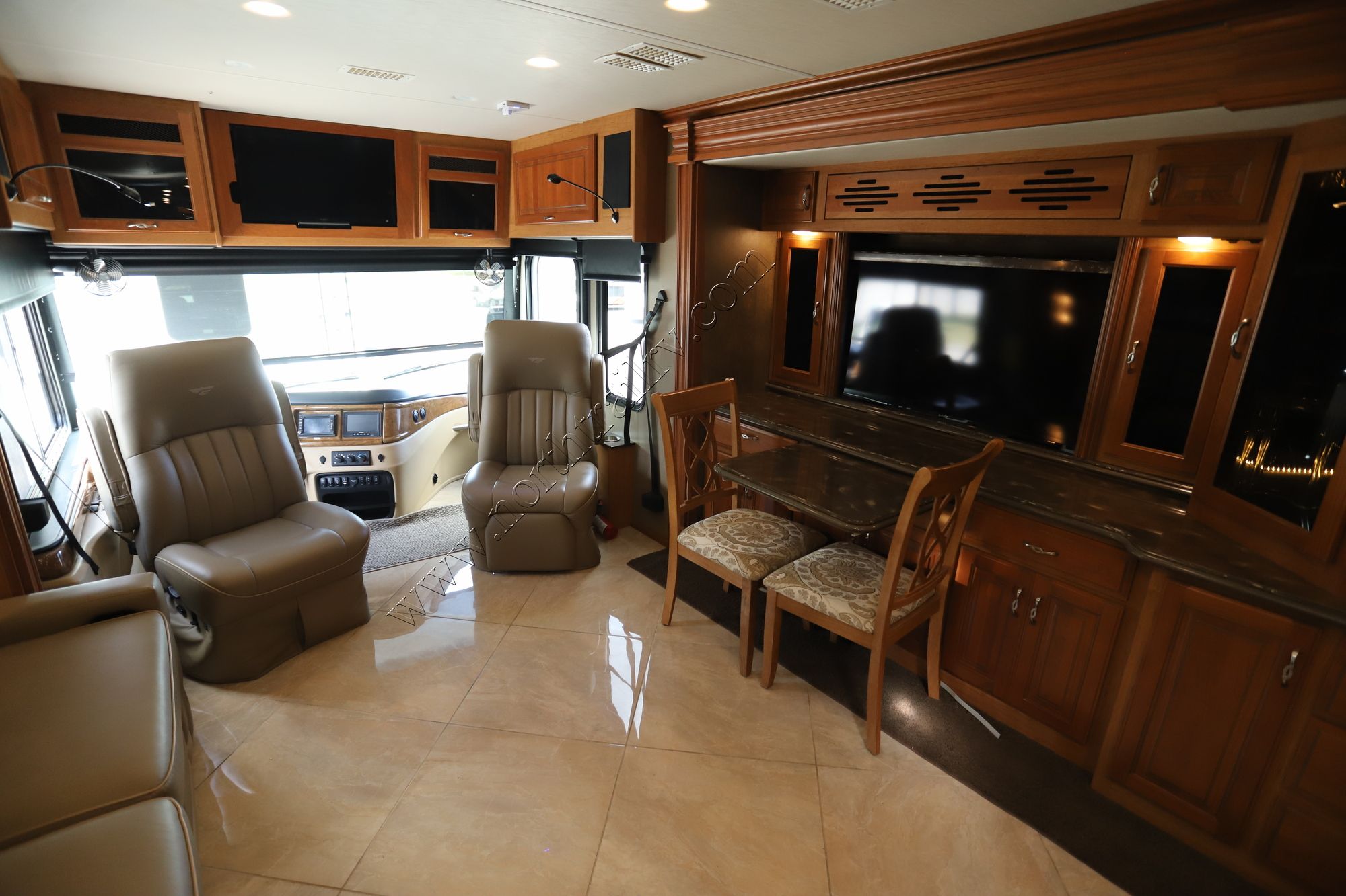 Used 2015 Fleetwood Discovery 40E Class A  For Sale