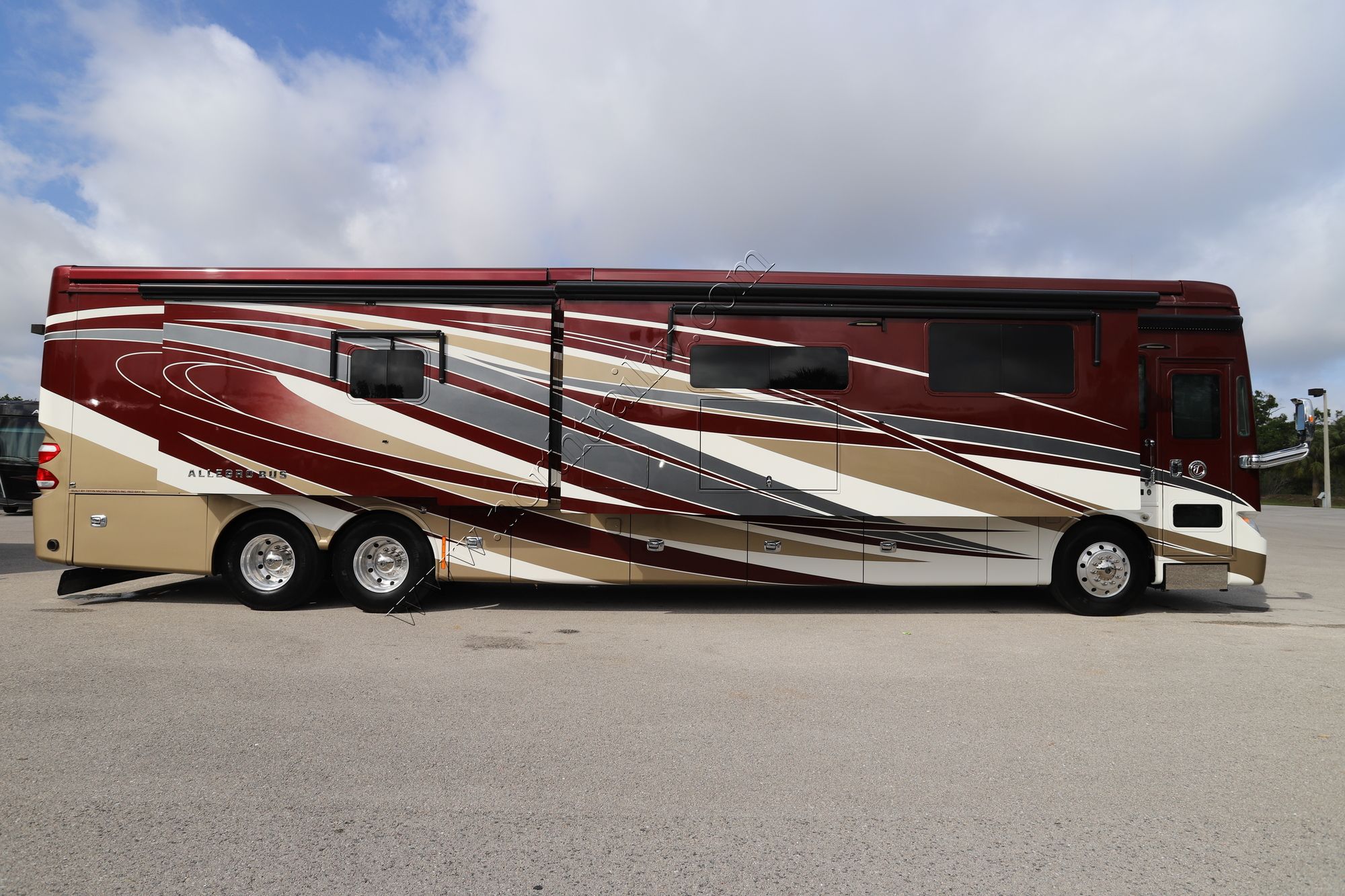 Used 2017 Tiffin Motor Homes Allegro Bus 45OP Class A  For Sale