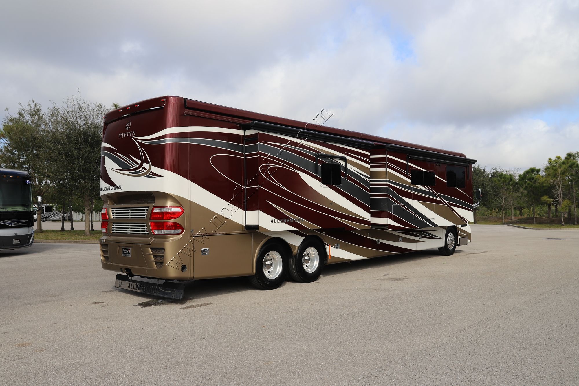 Used 2017 Tiffin Motor Homes Allegro Bus 45OP Class A  For Sale