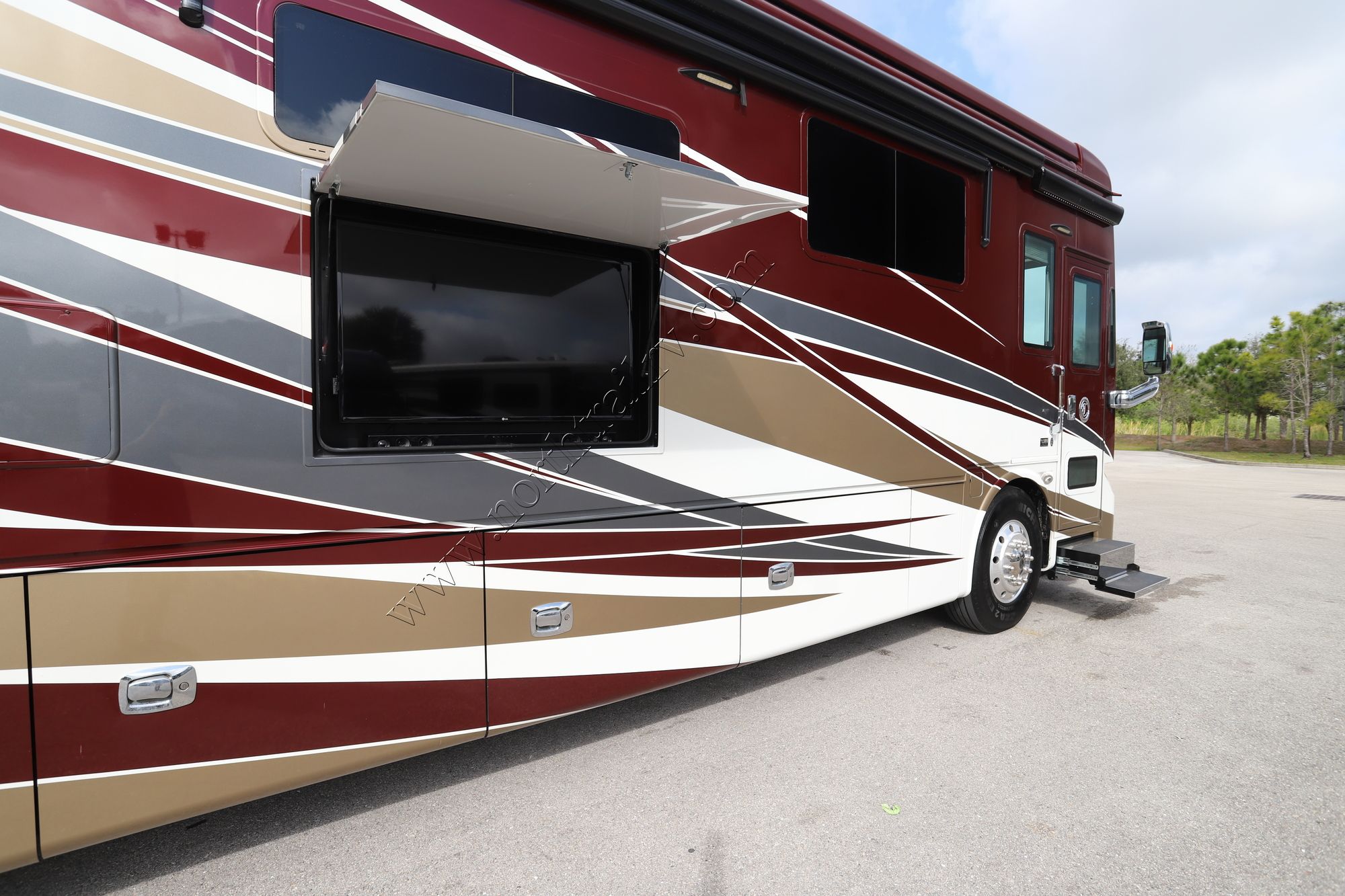 Used 2017 Tiffin Motor Homes Allegro Bus 45OP Class A  For Sale