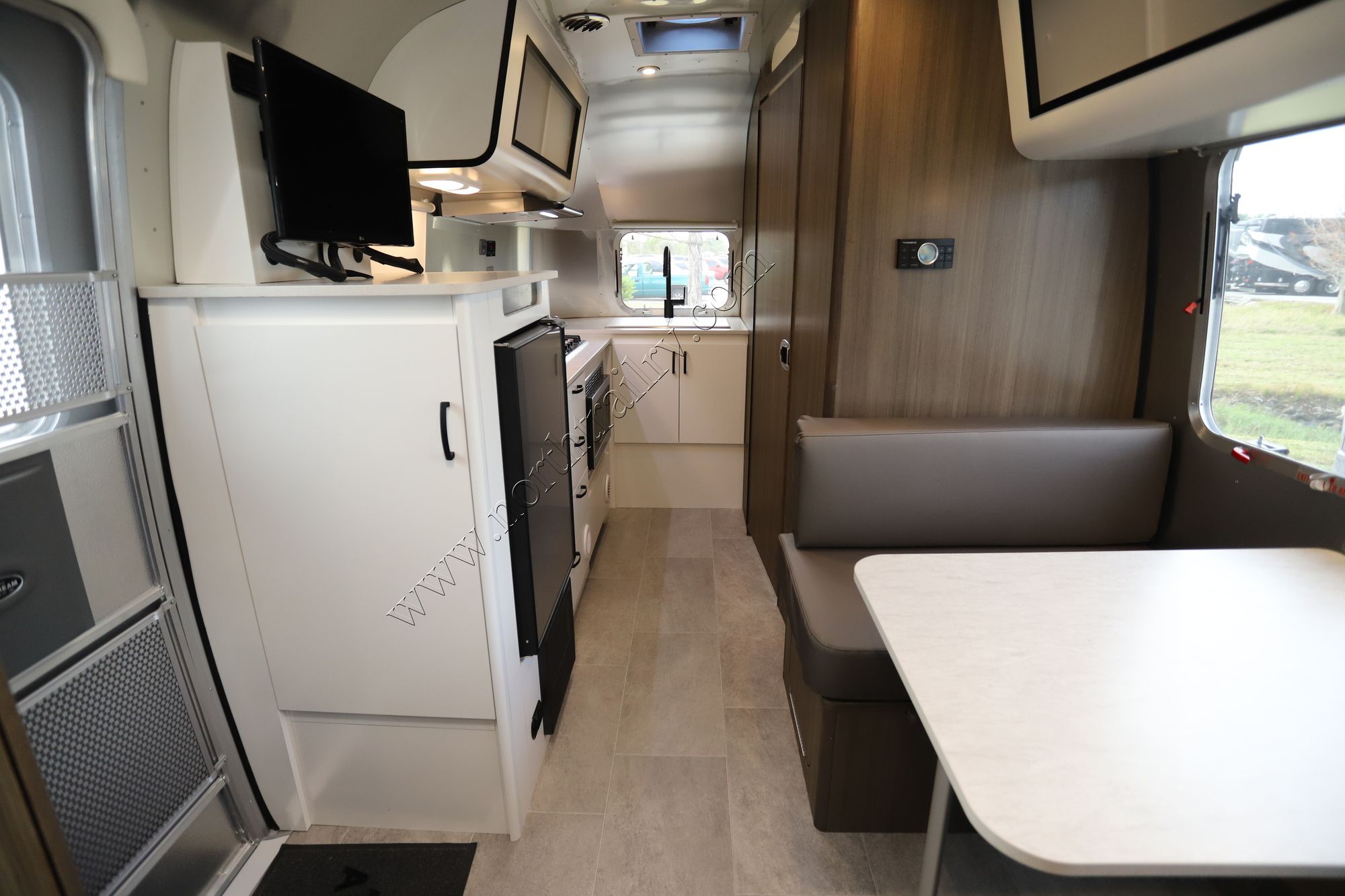 New 2022 Airstream Caravel 20FB Travel Trailer  For Sale