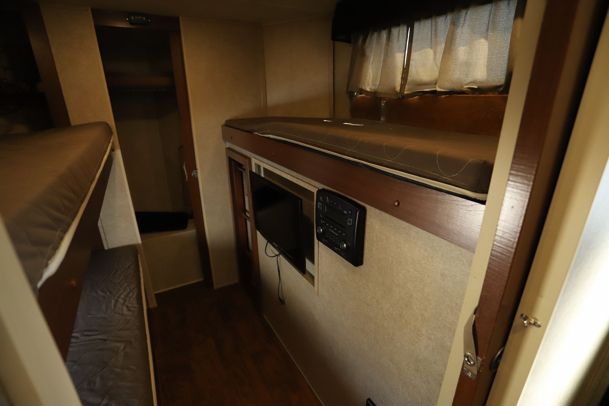 Used 2016 Forest River Windjammer 3006WK Travel Trailer  For Sale