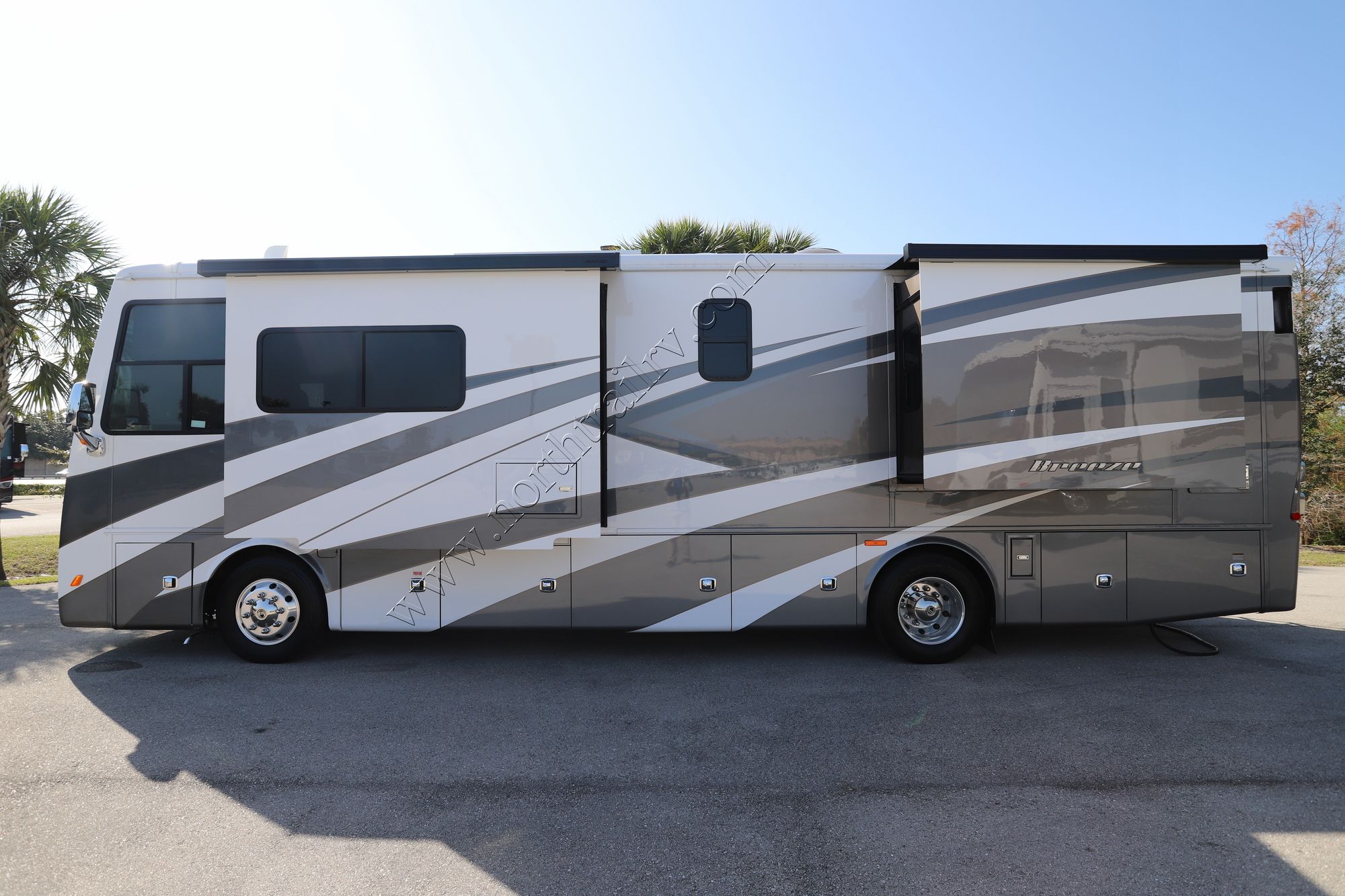 Used 2021 Tiffin Motor Homes Breeze 33BR Class A  For Sale