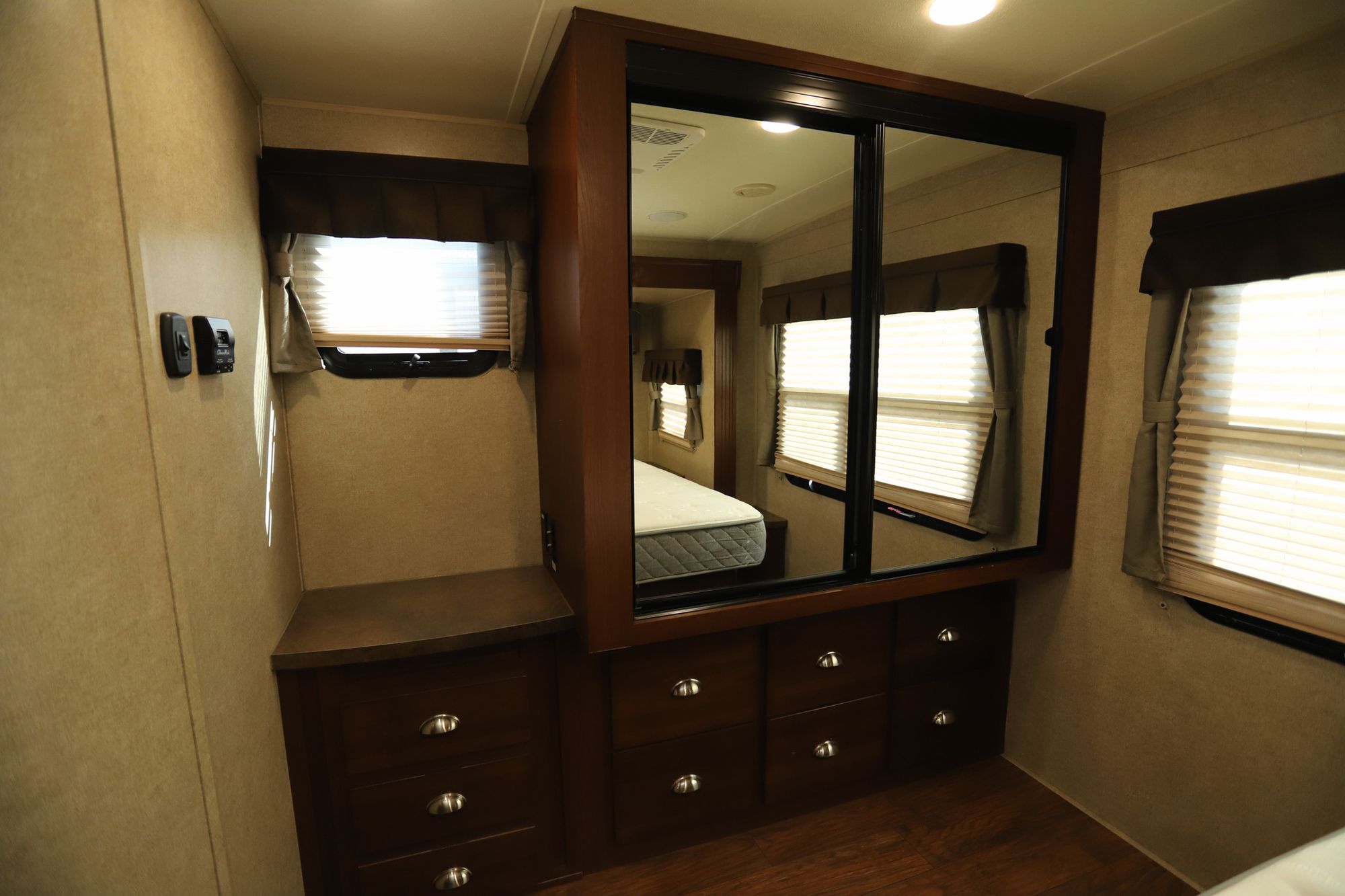 Used 2016 Forest River Windjammer 3006WK Travel Trailer  For Sale