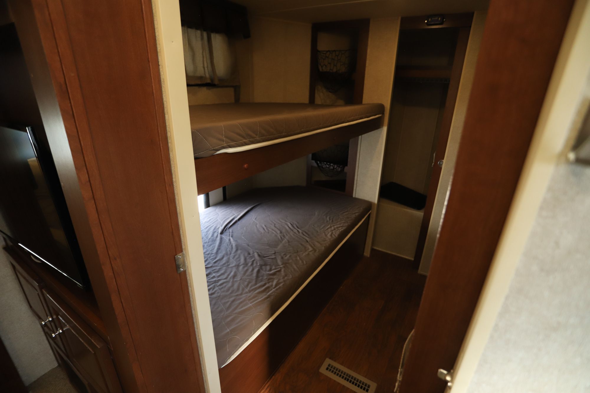 Used 2016 Forest River Windjammer 3006WK Travel Trailer  For Sale