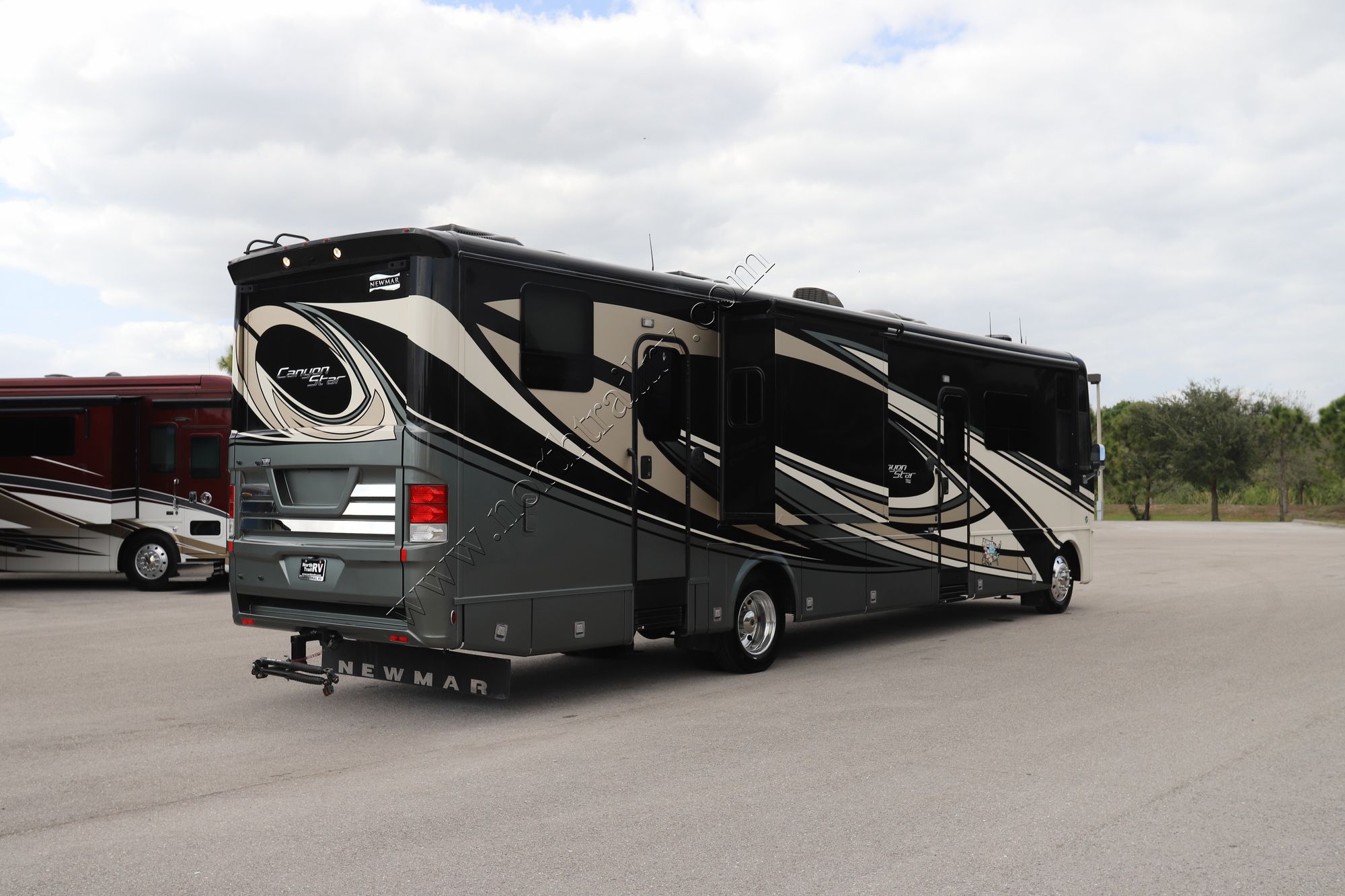 Used 2020 Newmar Canyon Star 3927 Class A  For Sale