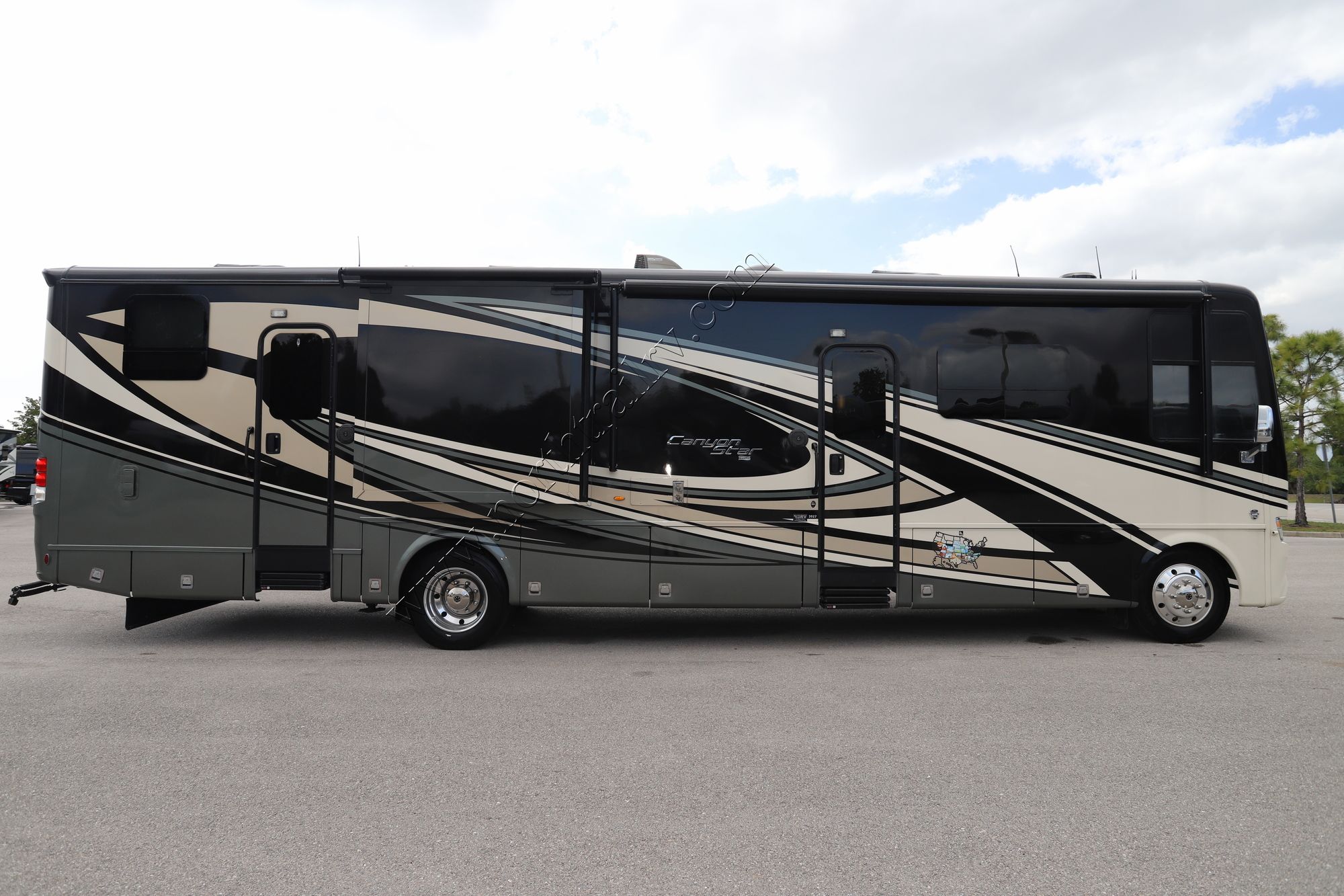 Used 2020 Newmar Canyon Star 3927 Class A  For Sale