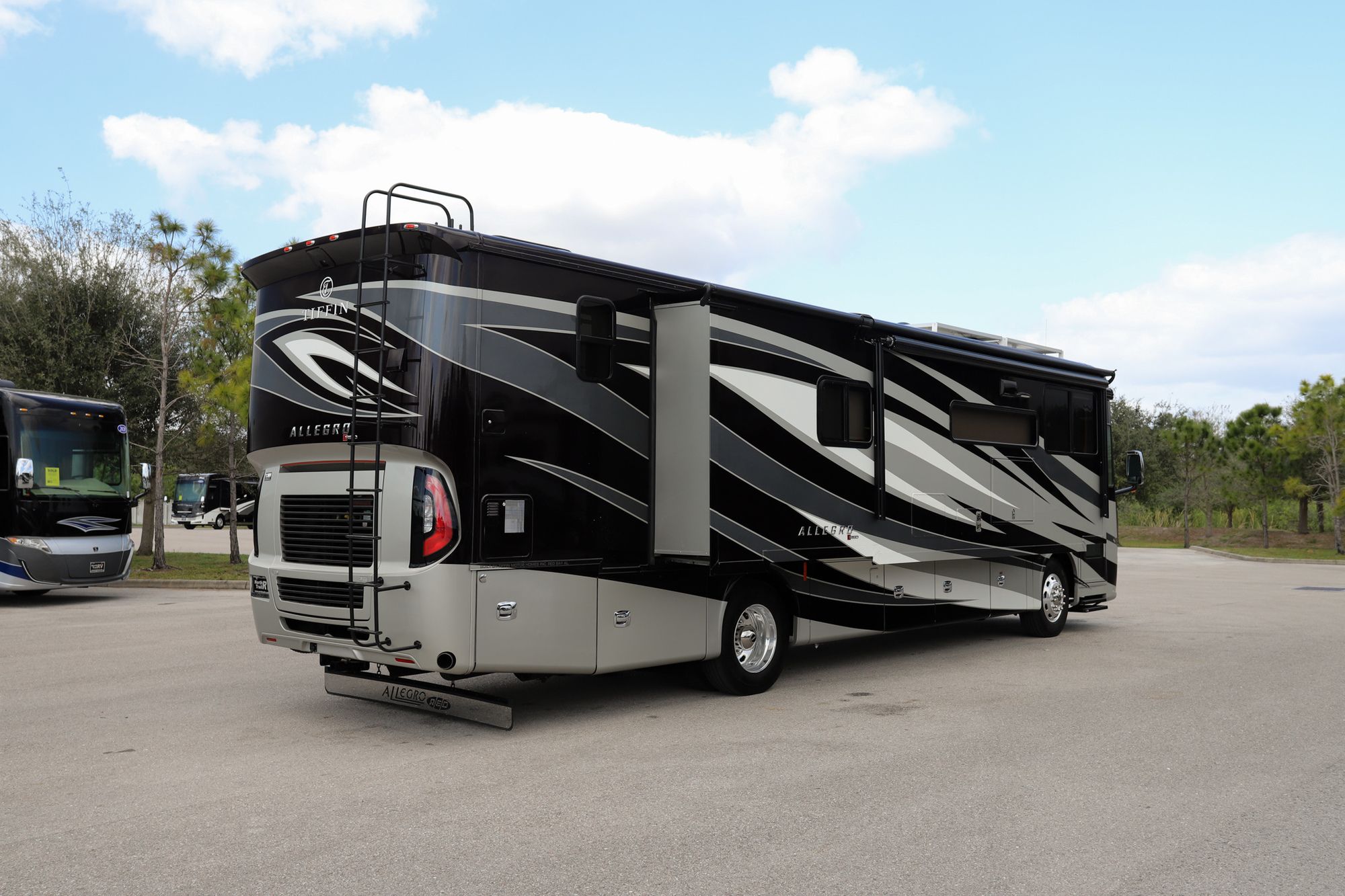 Used 2019 Tiffin Motor Homes Allegro Red 37BA Class A  For Sale