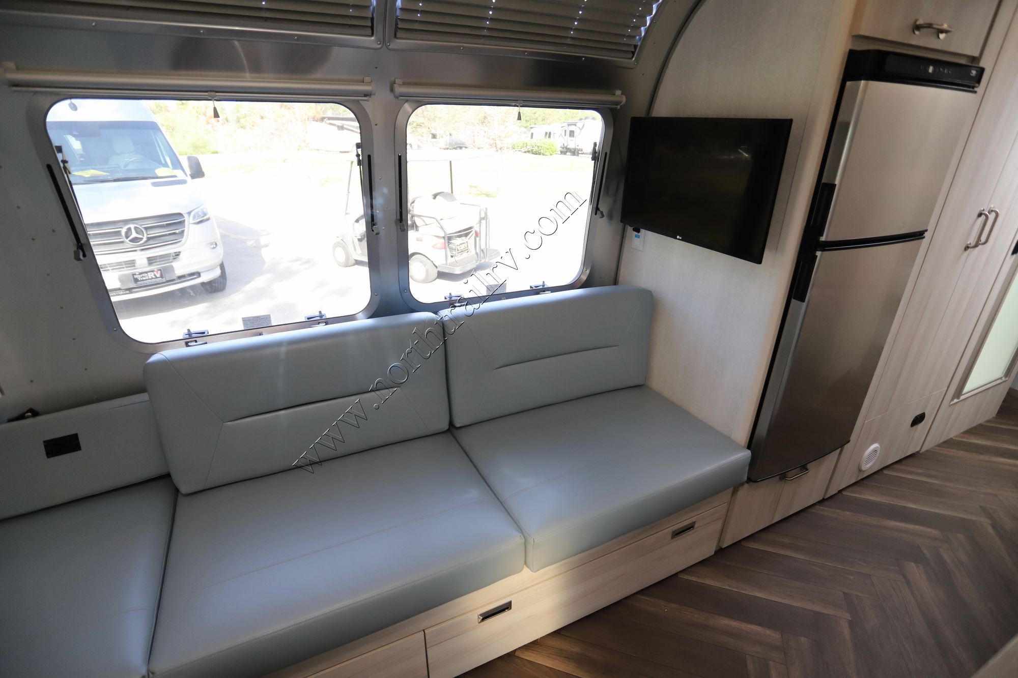 New 2022 Airstream International 27FB Travel Trailer  For Sale