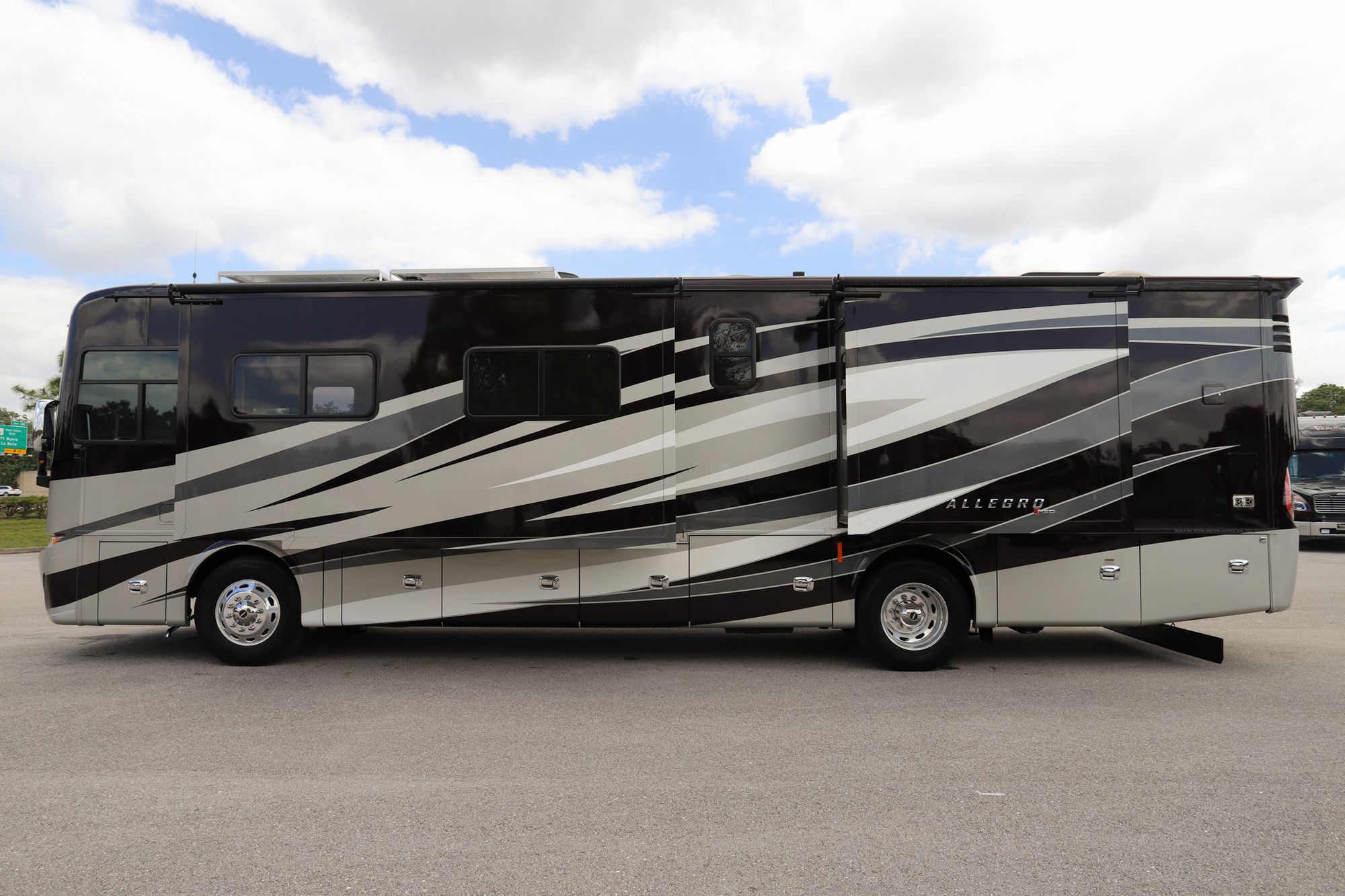 Used 2019 Tiffin Motor Homes Allegro Red 37BA Class A  For Sale