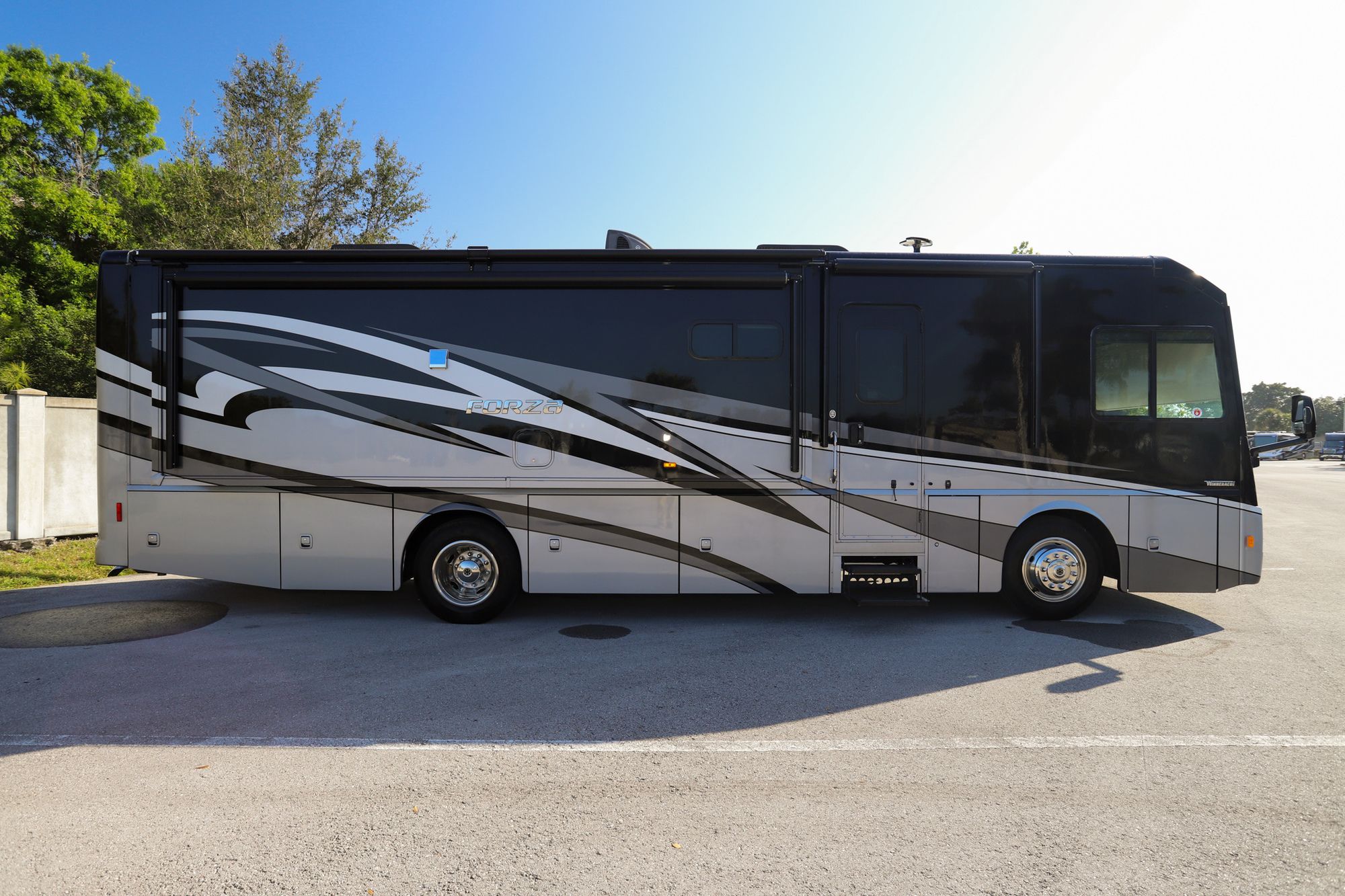 Used 2015 Winnebago Forza 34T Class A  For Sale