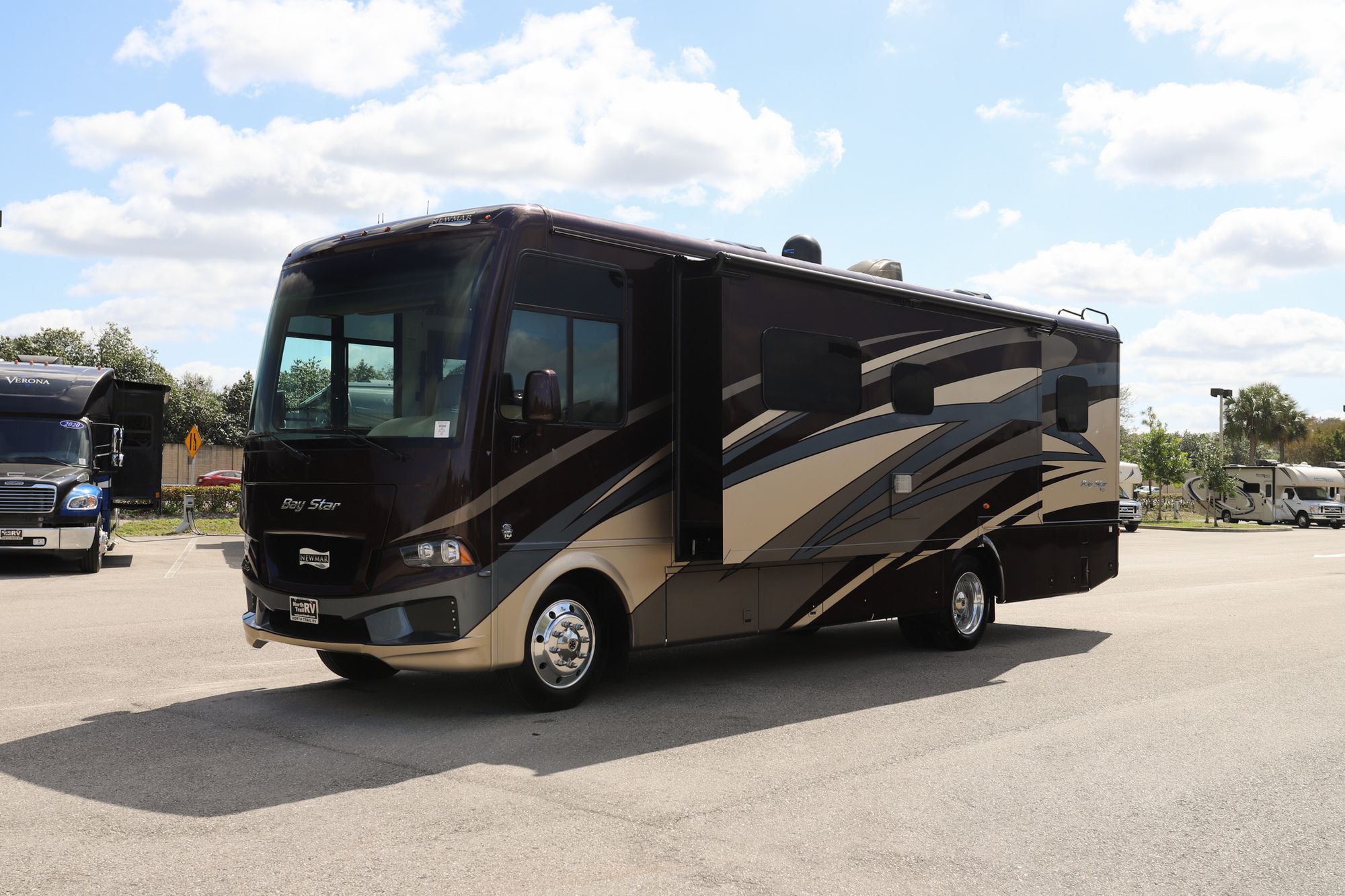 Used 2020 Newmar Bay Star 3226 Class A  For Sale