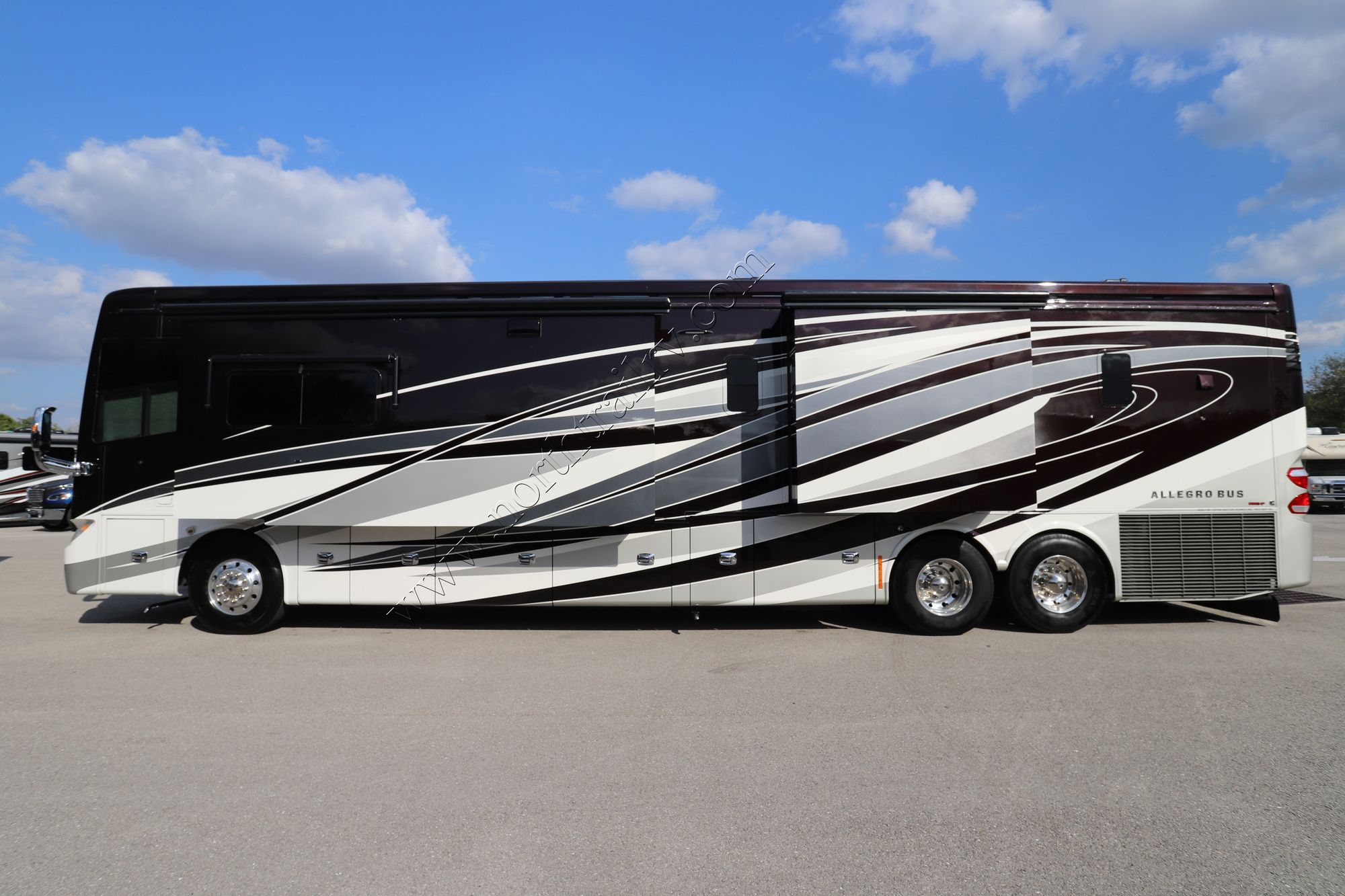 Used 2017 Tiffin Motor Homes Allegro Bus 45OPP Class A  For Sale